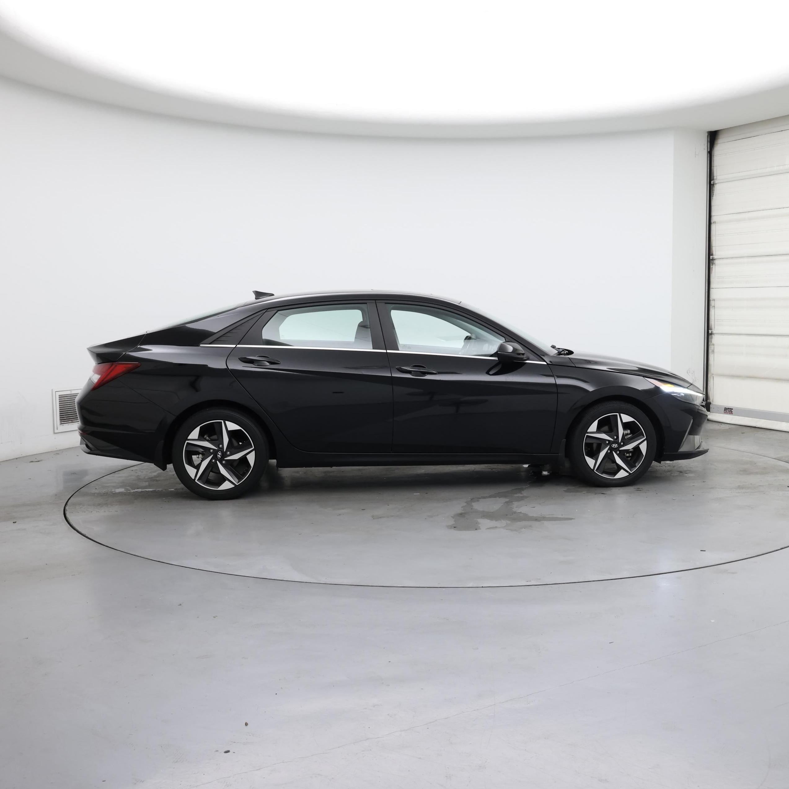 Thumbnail: 2022 Hyundai Elantra - 7