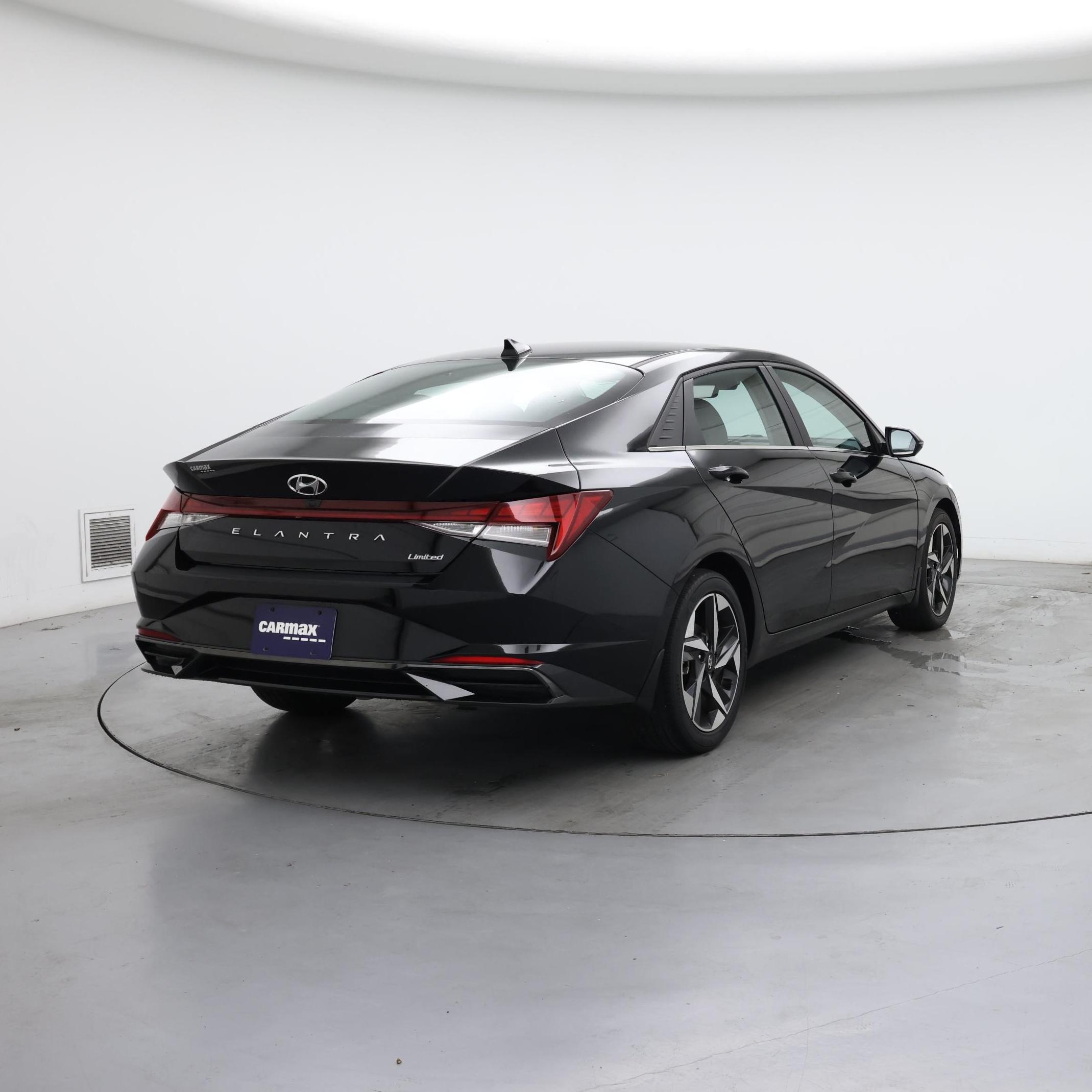 Thumbnail: 2022 Hyundai Elantra - 8