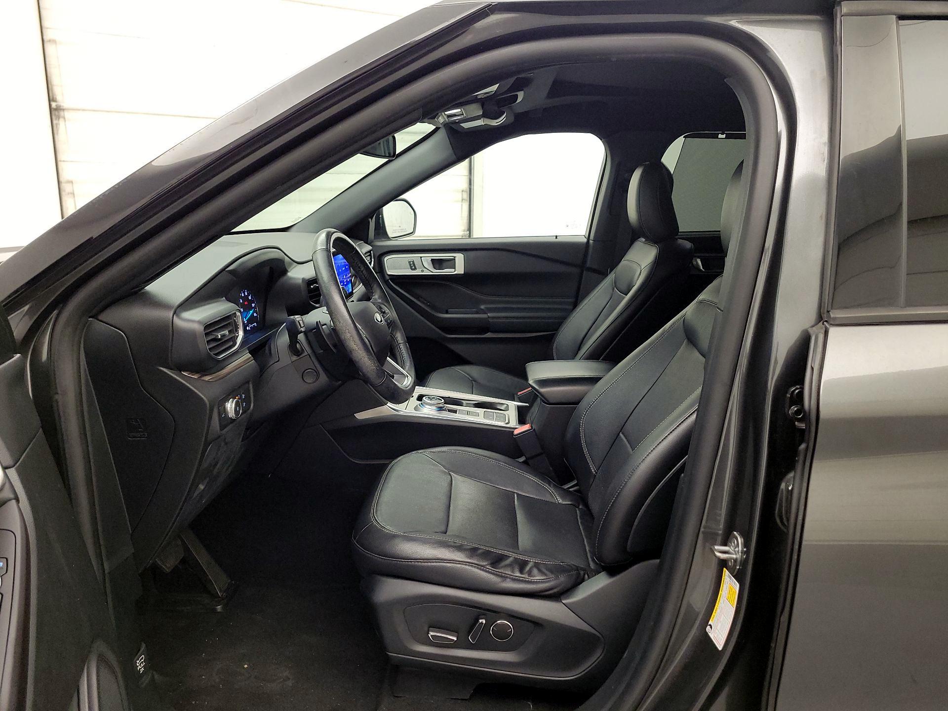 Thumbnail: 2020 Ford Explorer - 11