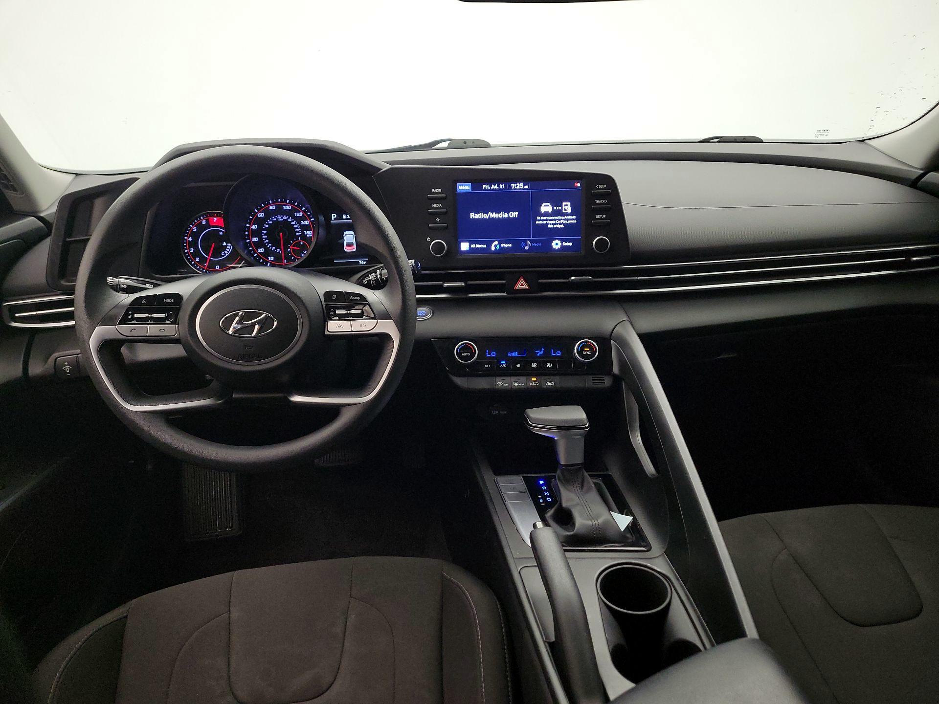 Thumbnail: 2022 Hyundai Elantra - 9