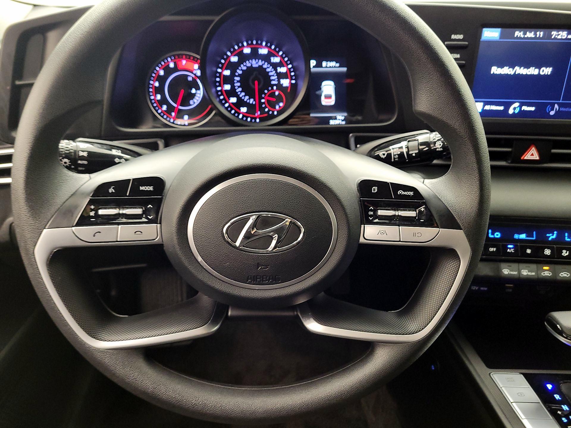 Thumbnail: 2022 Hyundai Elantra - 10