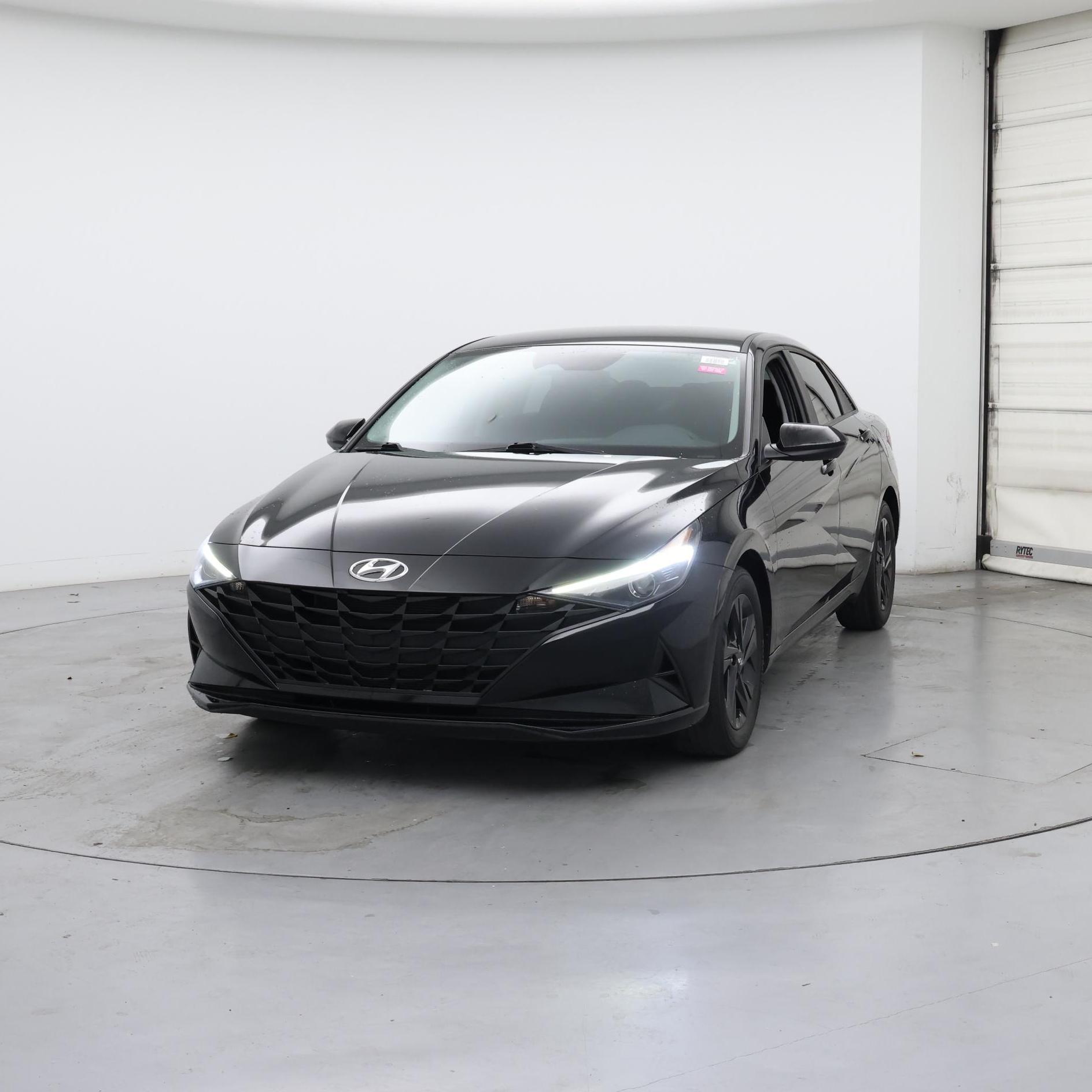 Thumbnail: 2022 Hyundai Elantra - 4