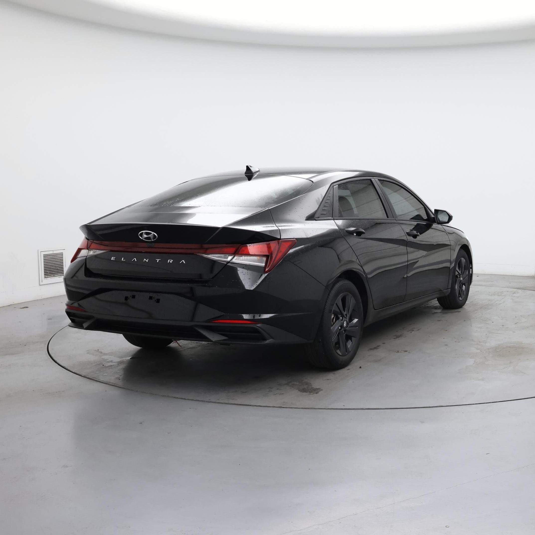 Thumbnail: 2022 Hyundai Elantra - 8