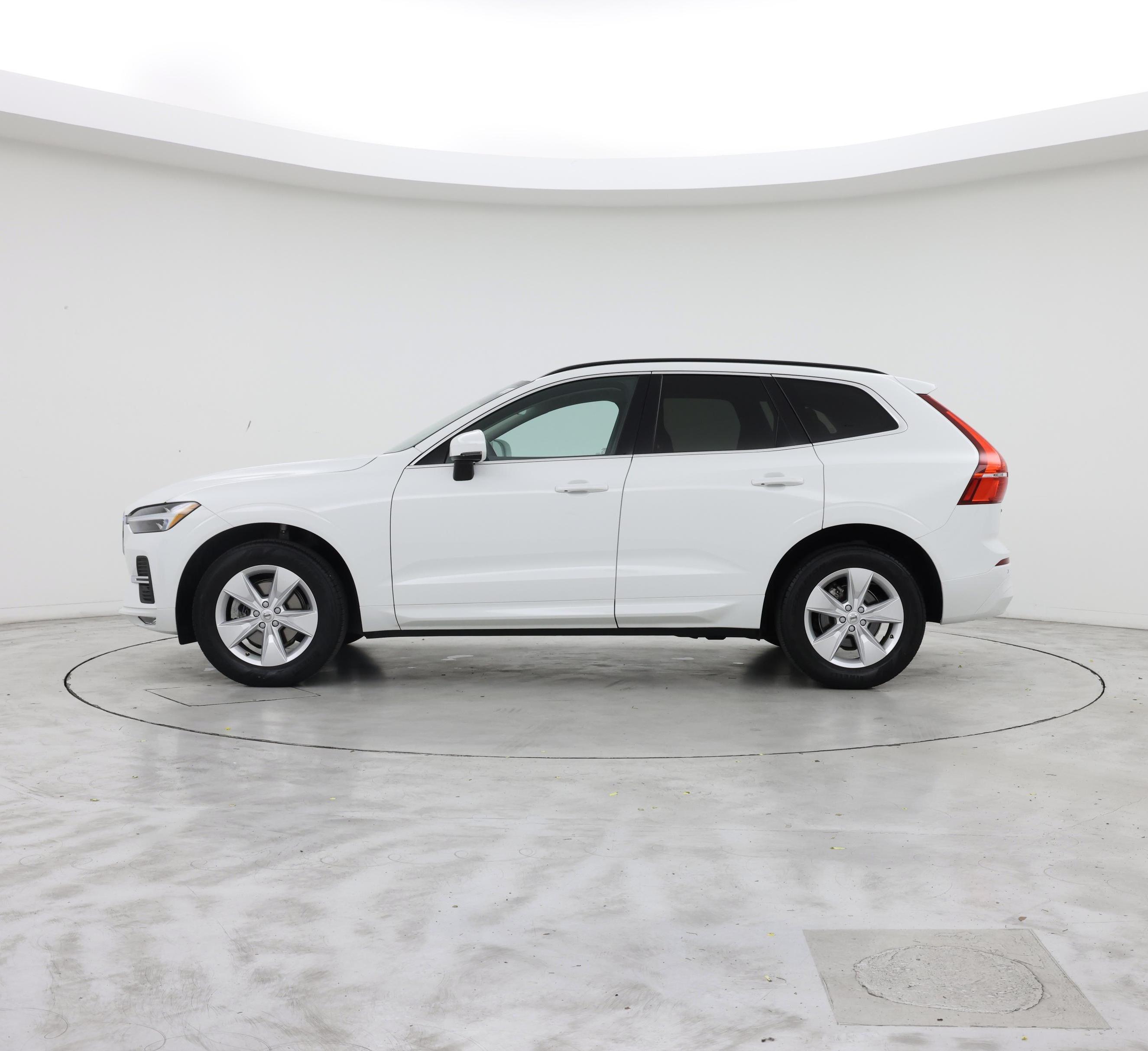 Thumbnail: 2022 Volvo XC60 - 3