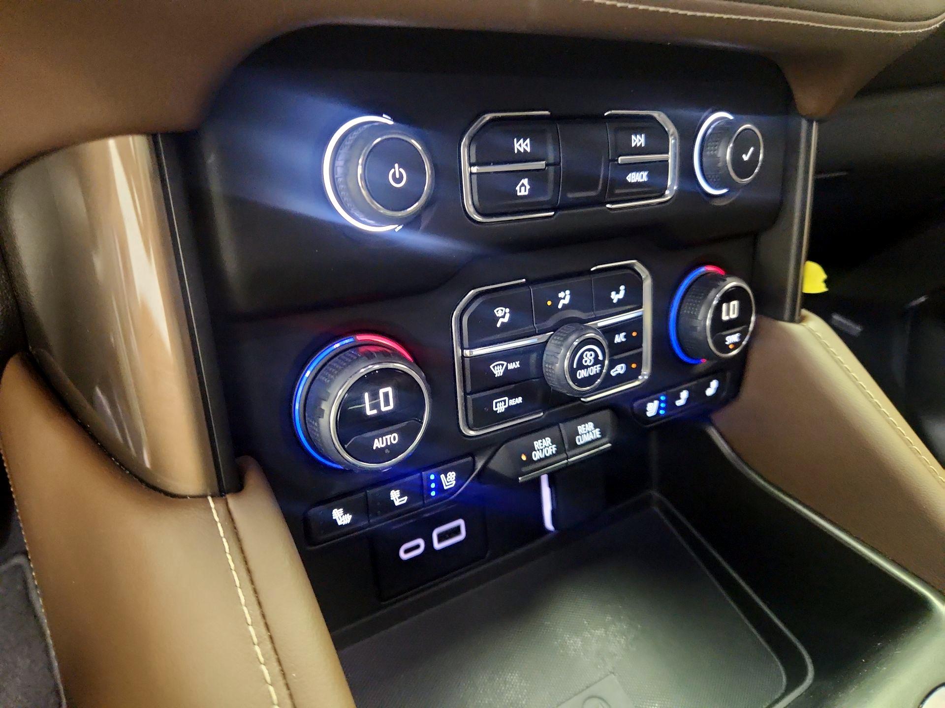 Thumbnail: 2024 Chevrolet Suburban - 17