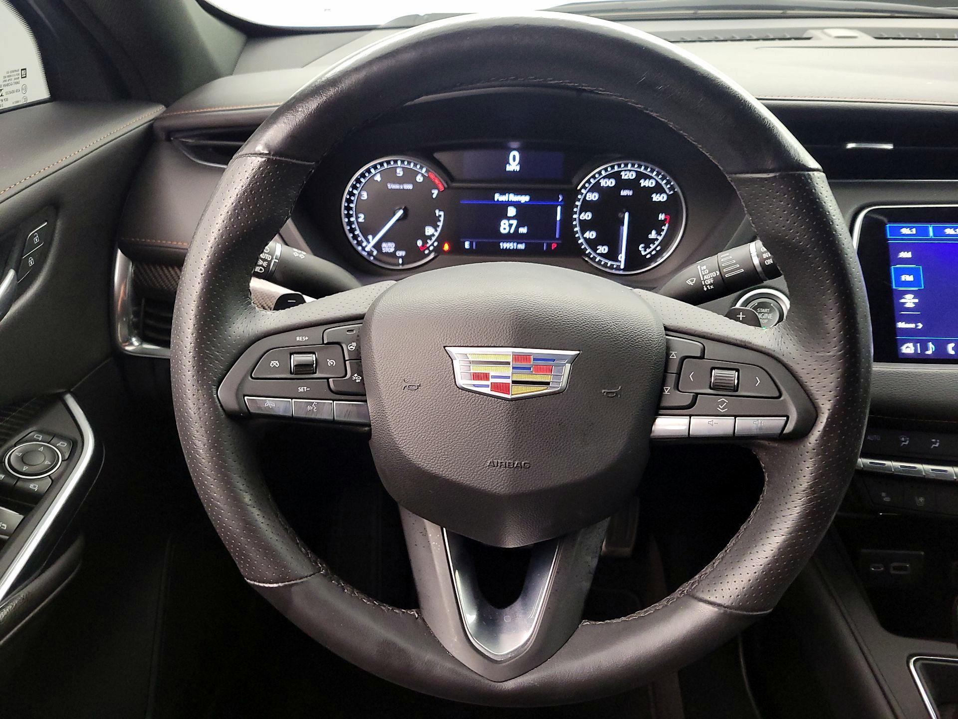 Thumbnail: 2022 Cadillac XT4 - 10
