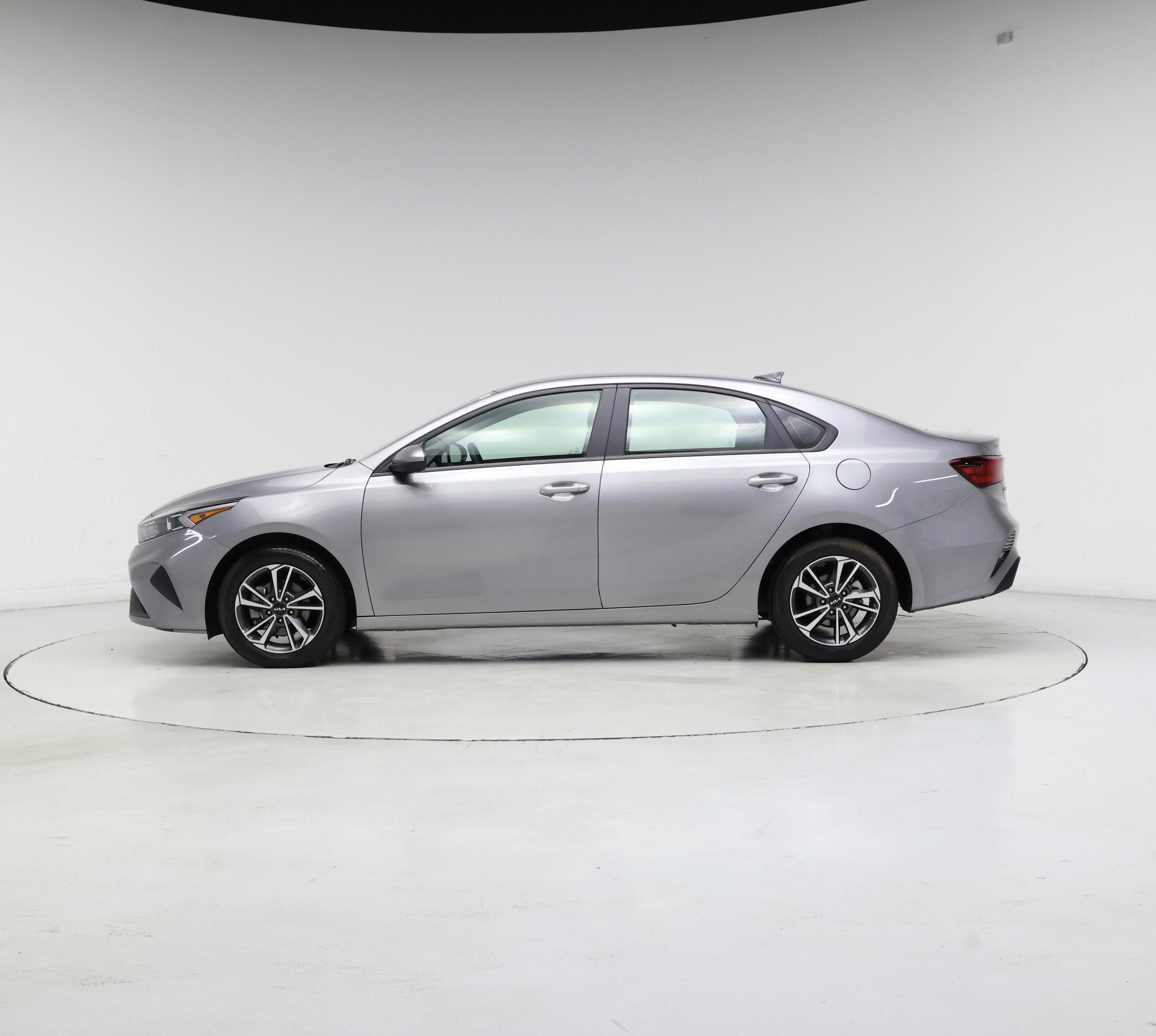 Thumbnail: 2024 Kia Forte - 3