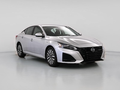 Silver 2023 Nissan Altima SV