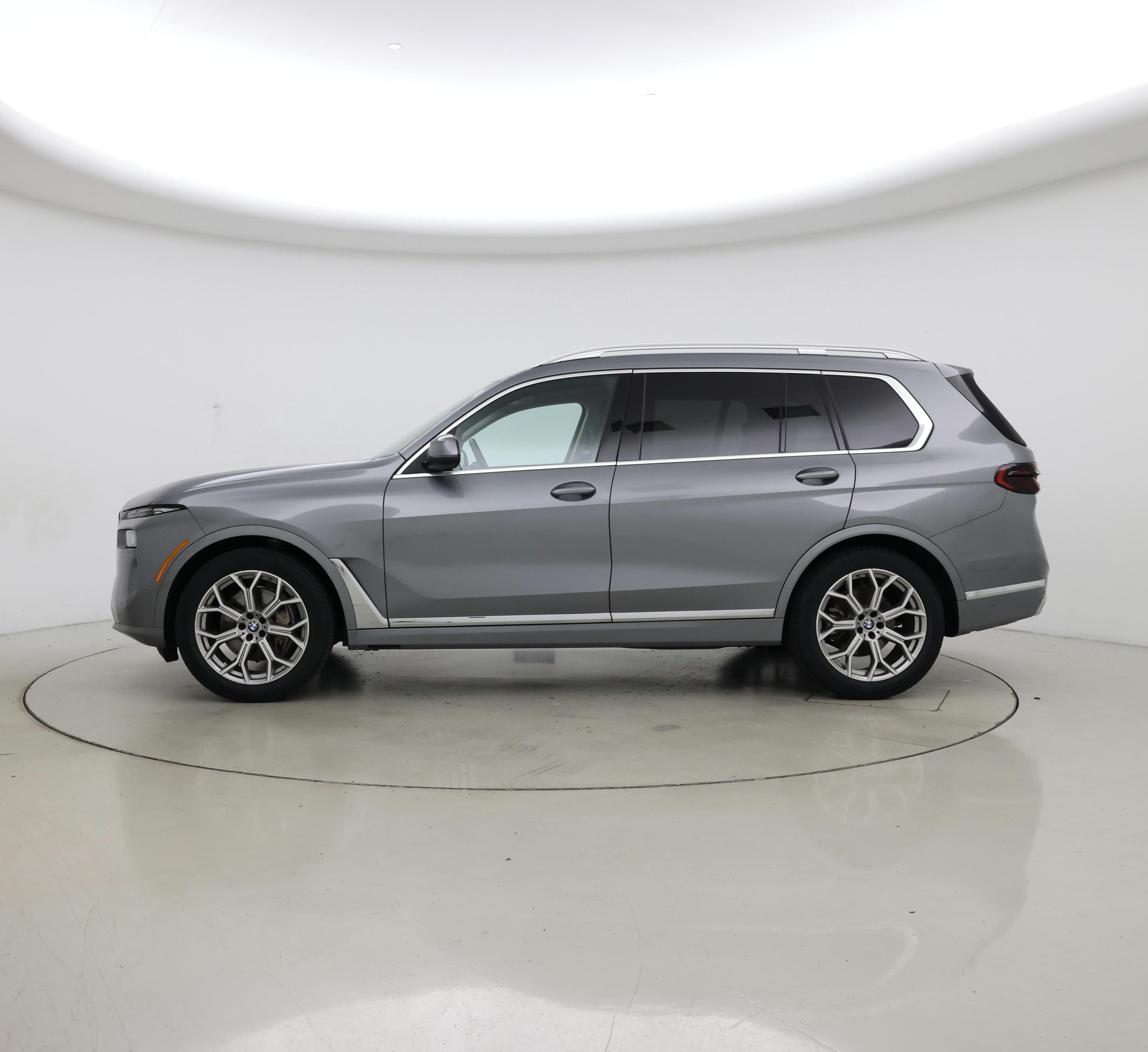 Thumbnail: 2025 BMW X7 - 3
