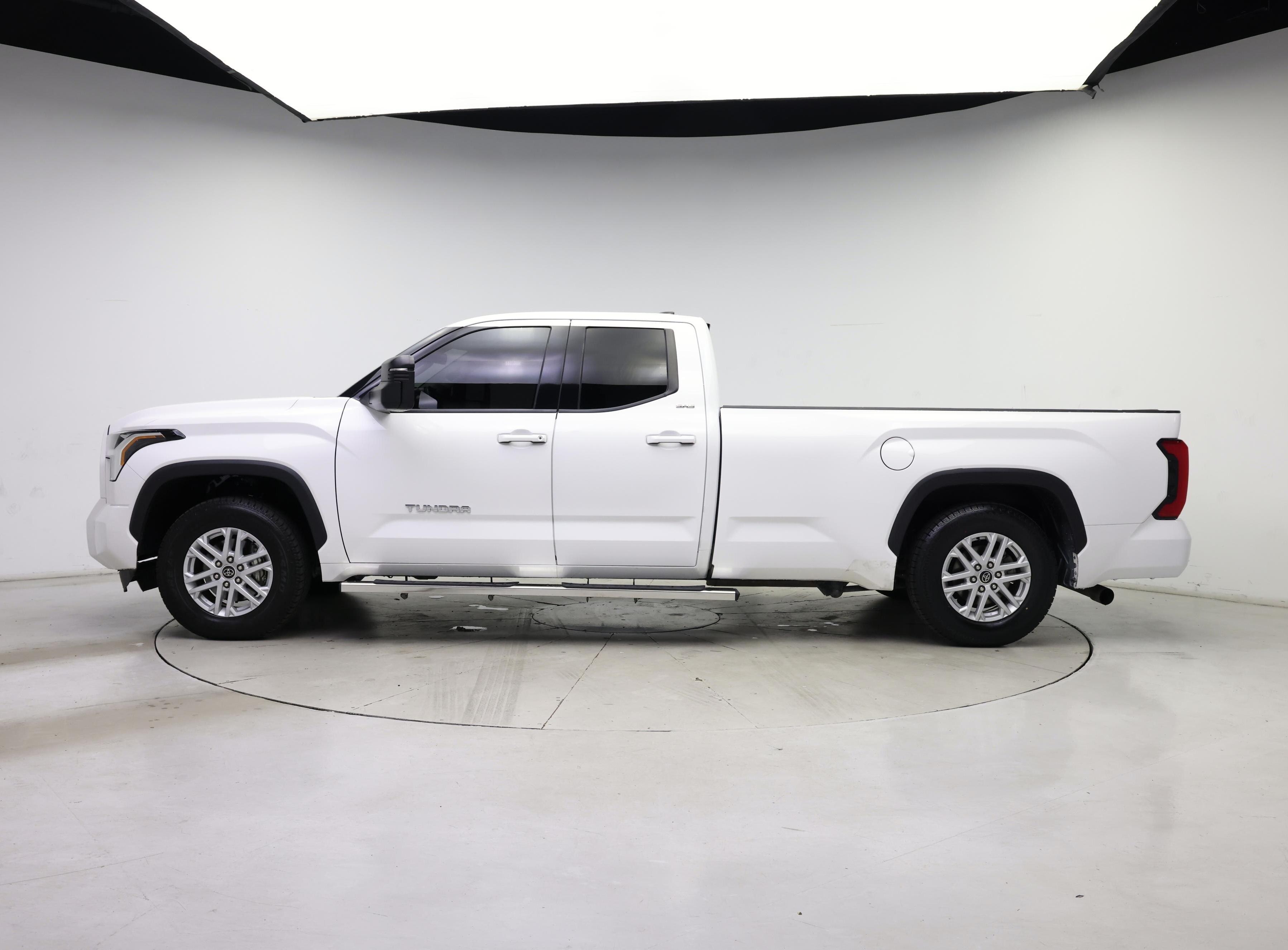 Thumbnail: 2022 Toyota Tundra - 3