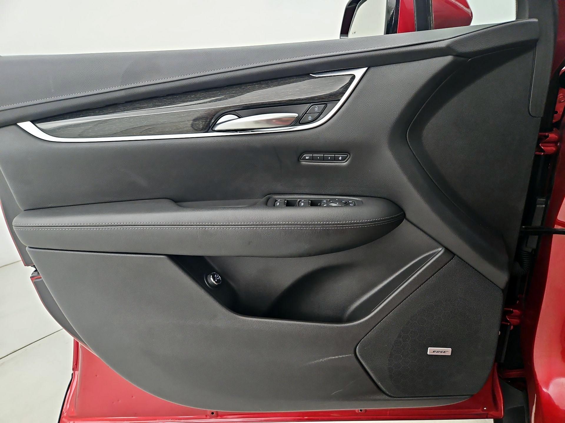 Thumbnail: 2021 Cadillac XT5 - 12