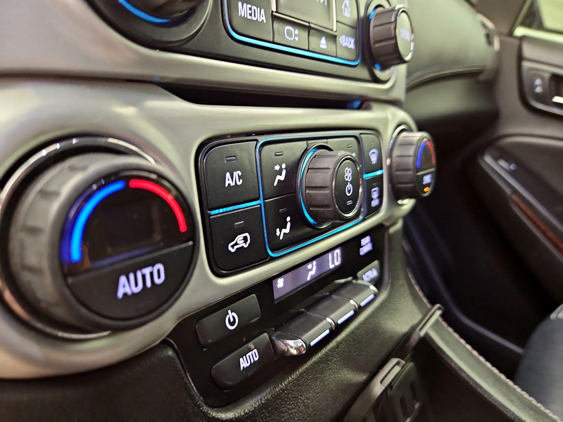 Thumbnail: 2018 GMC Yukon - 16