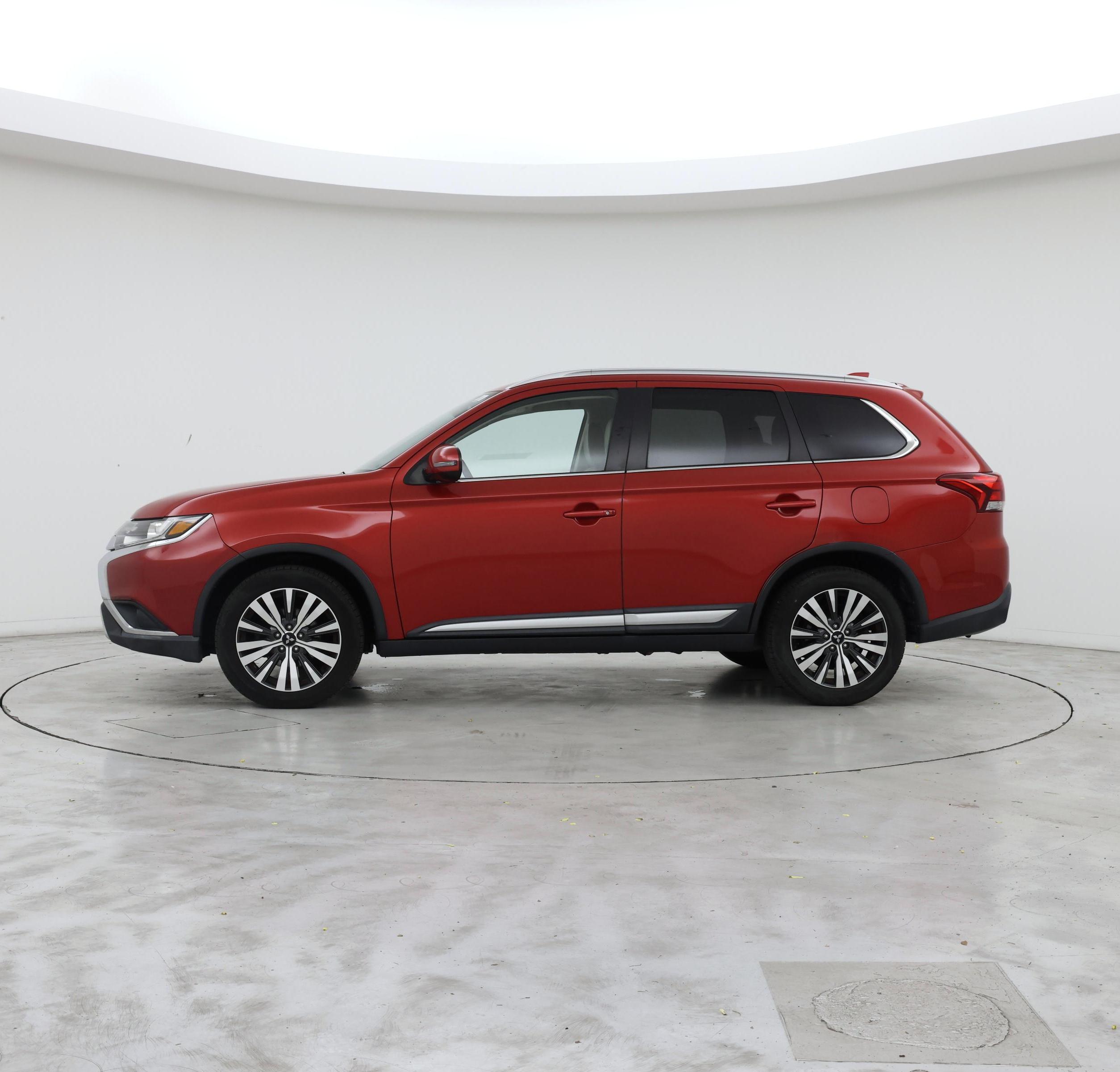 Thumbnail: 2019 Mitsubishi Outlander - 3