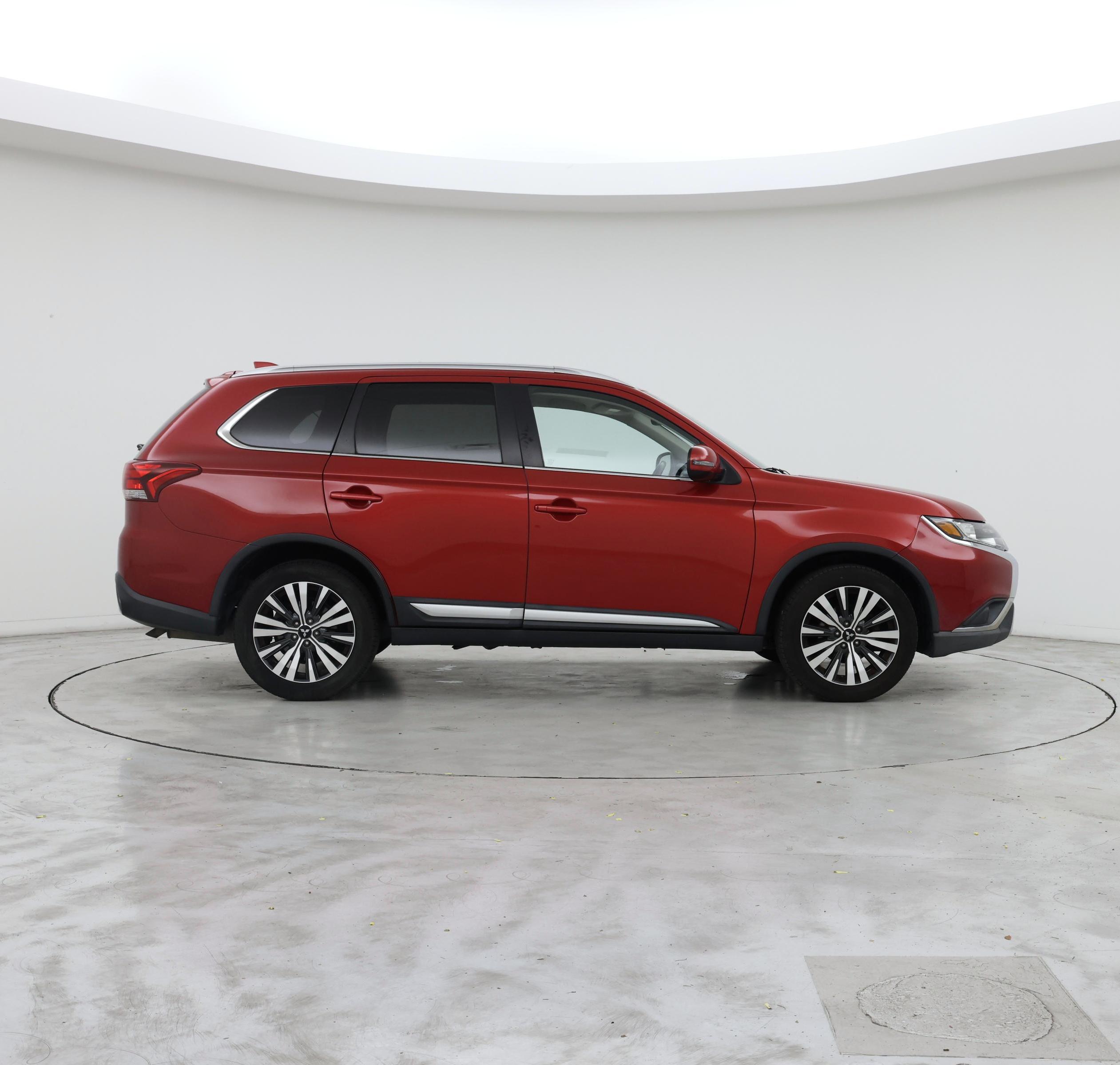 Thumbnail: 2019 Mitsubishi Outlander - 7