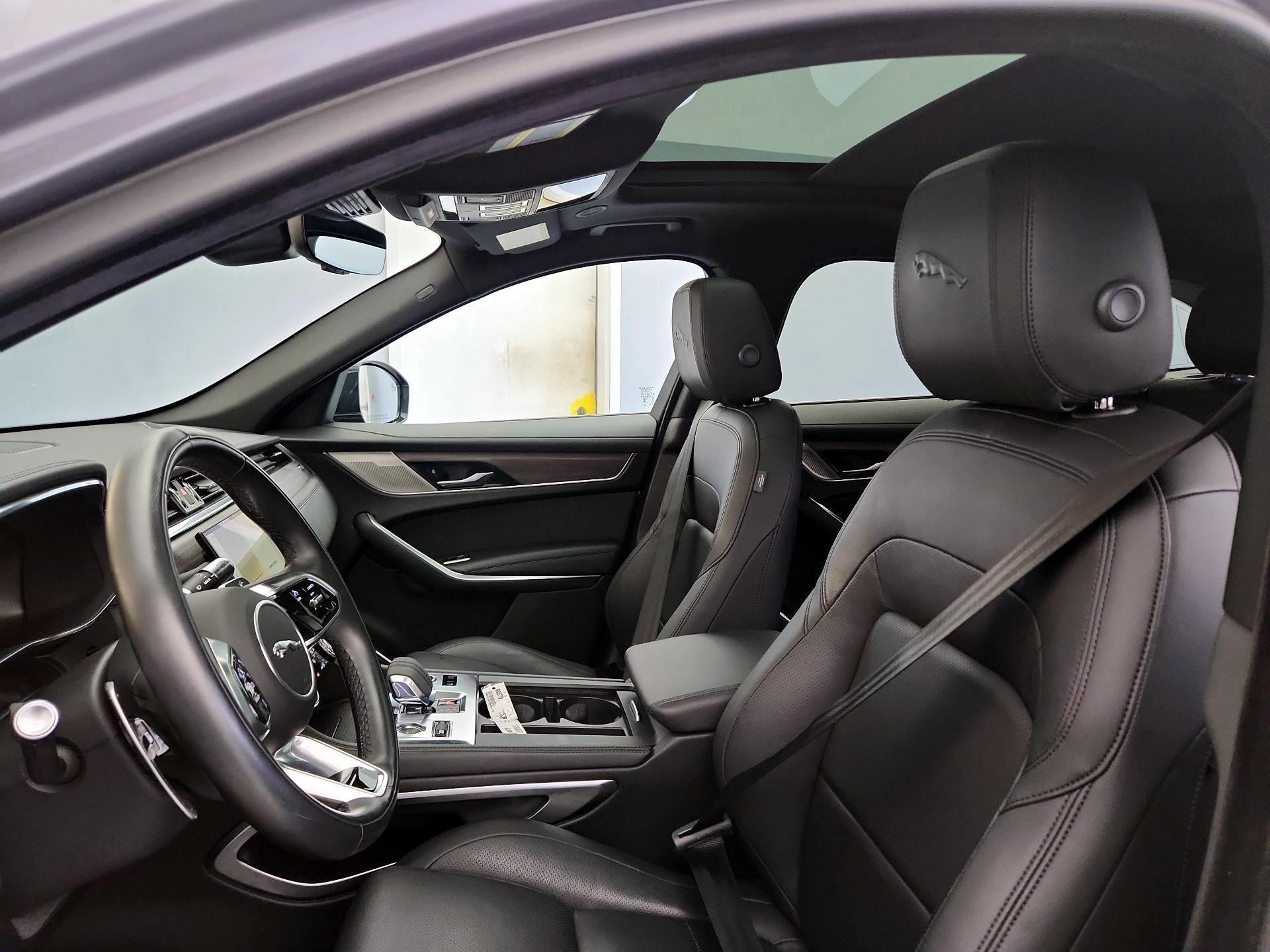 Thumbnail: 2022 Jaguar F-Pace - 19