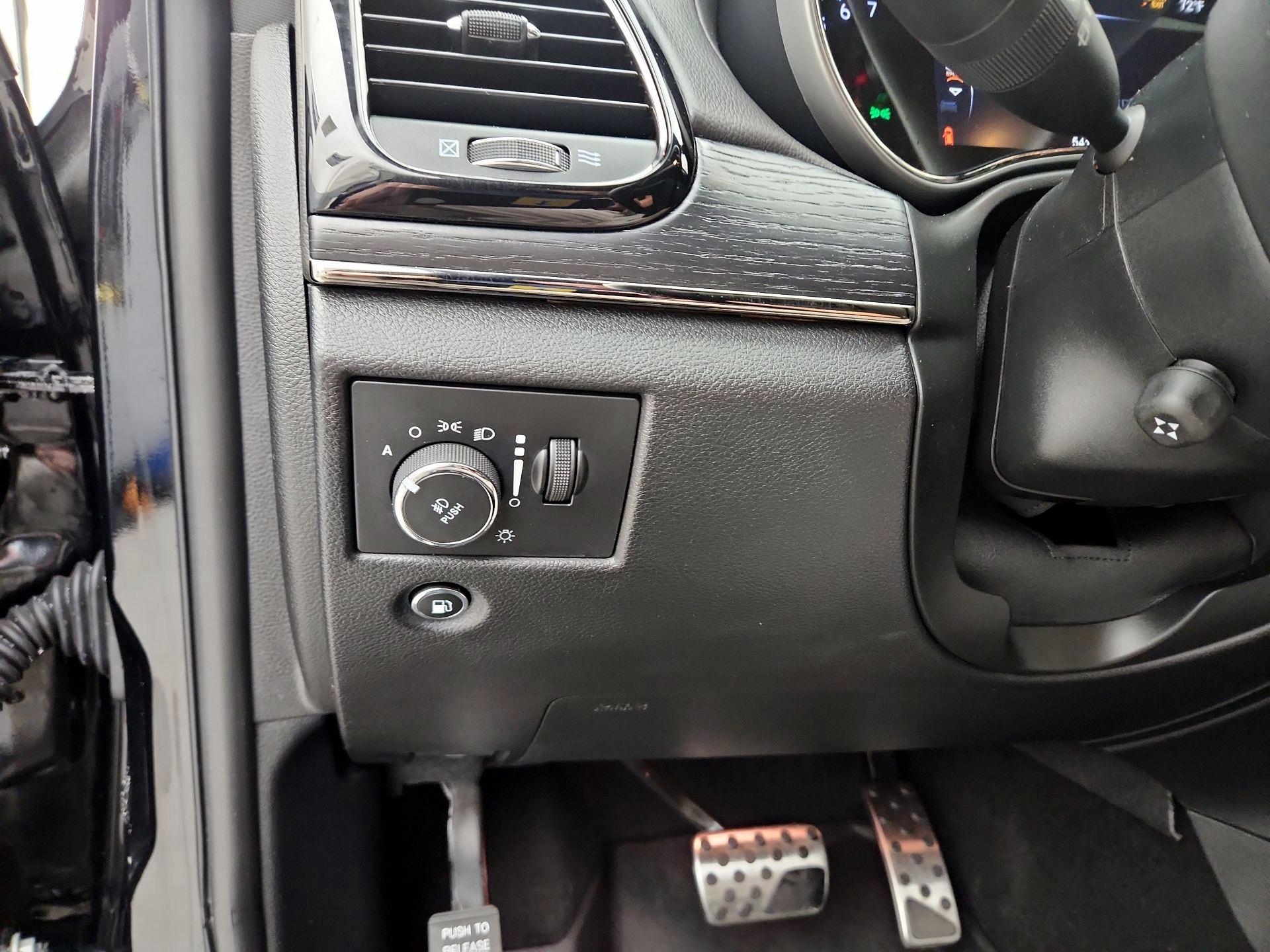 Thumbnail: 2020 Jeep Grand Cherokee - 13