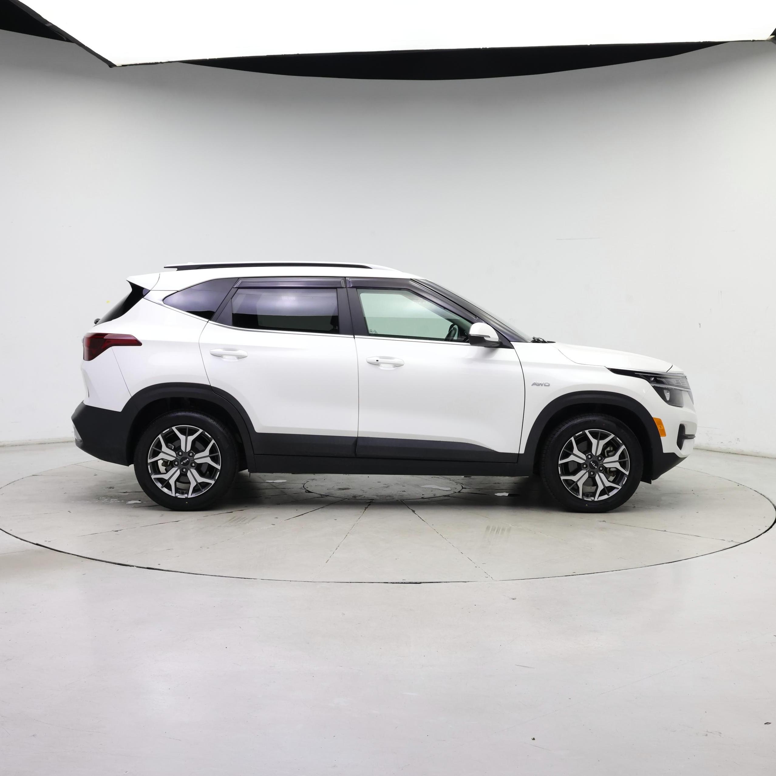 Thumbnail: 2023 Kia Seltos - 7