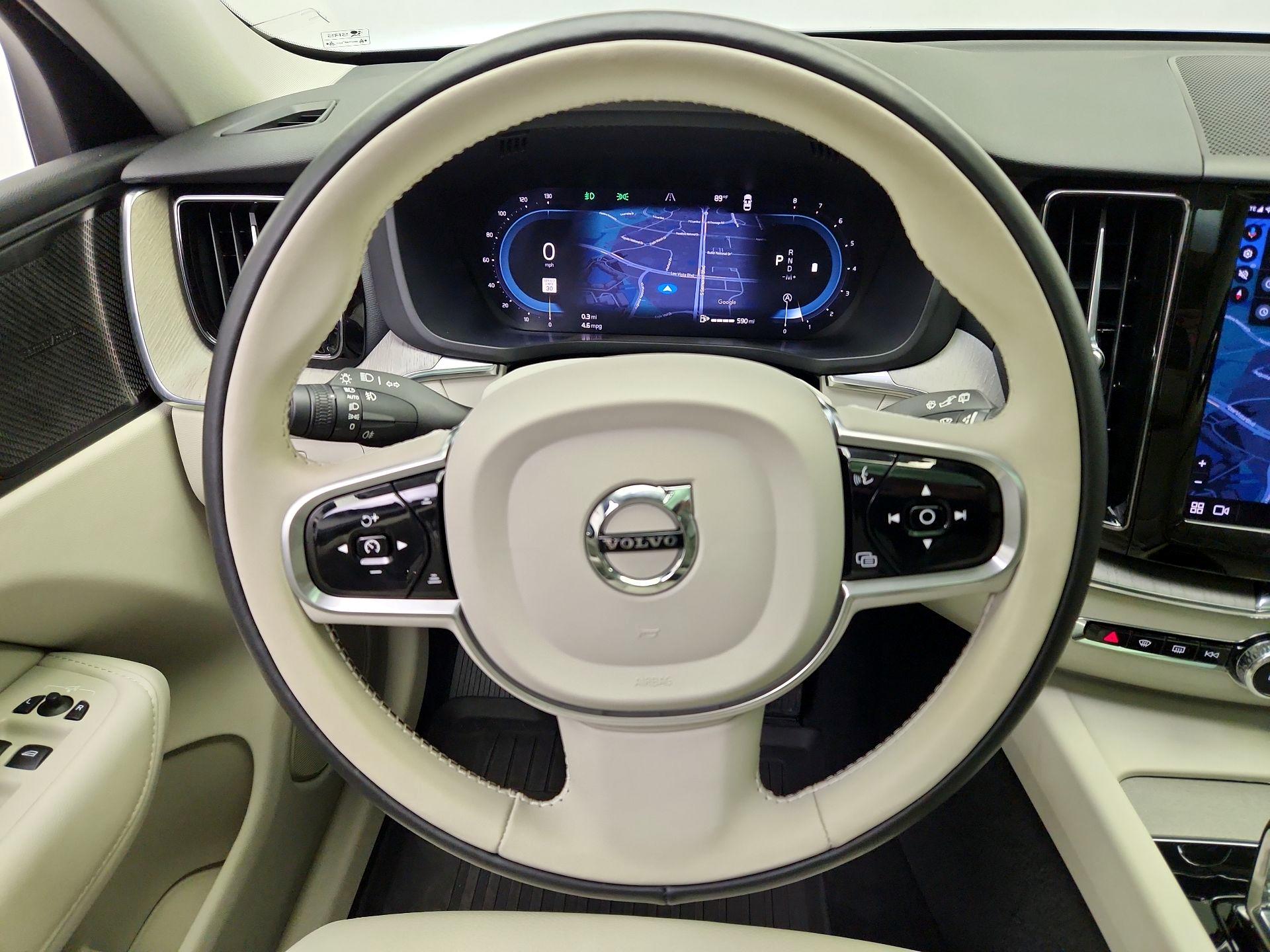 Thumbnail: 2023 Volvo XC60 - 10