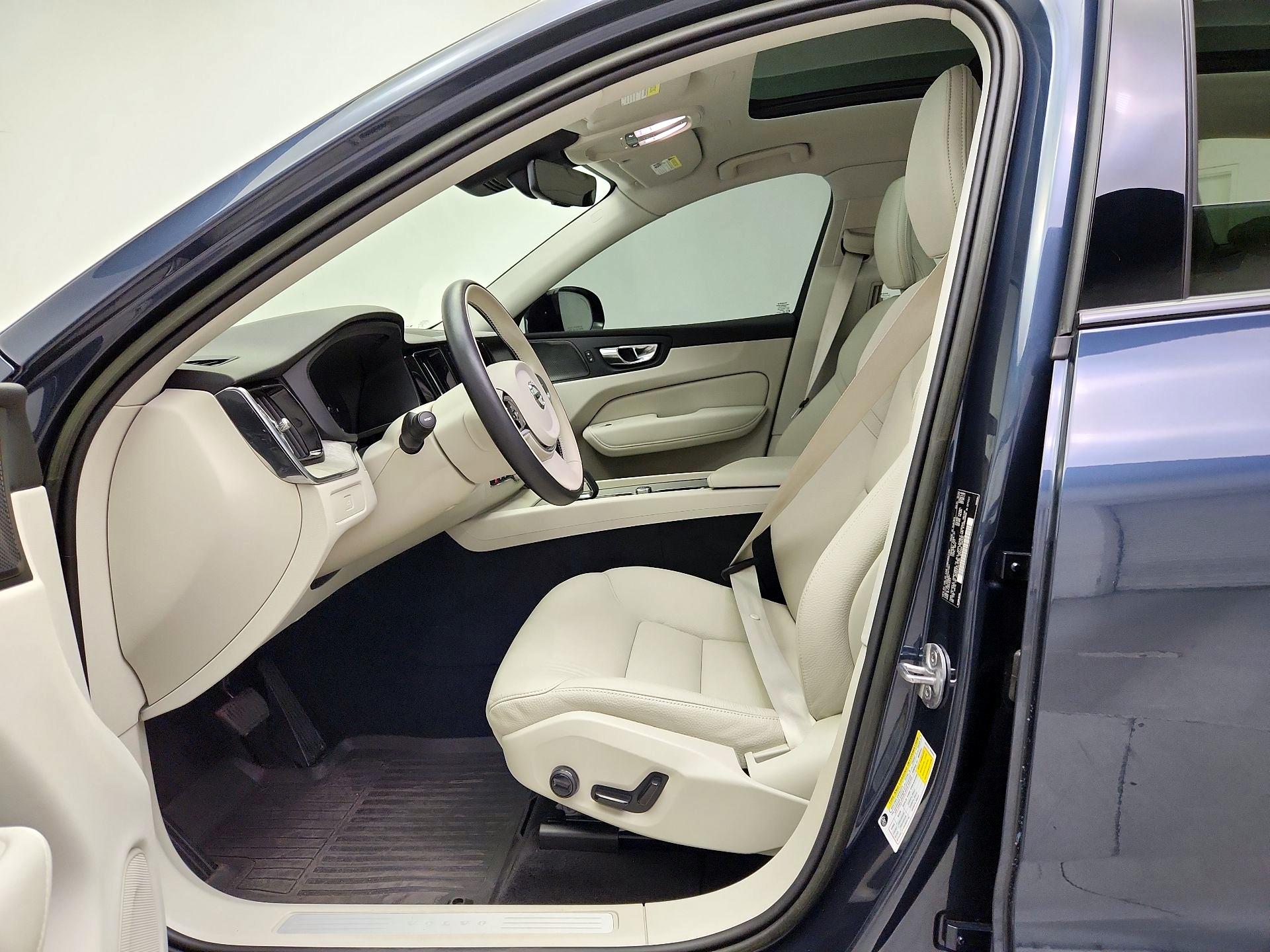 Thumbnail: 2023 Volvo XC60 - 11