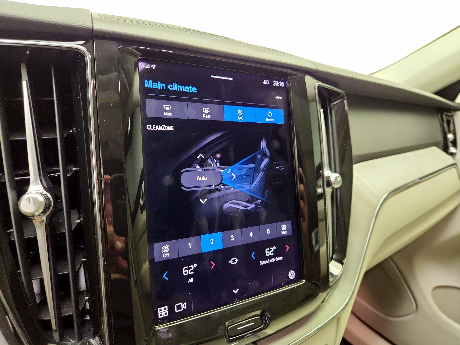 Thumbnail: 2023 Volvo XC60 - 17