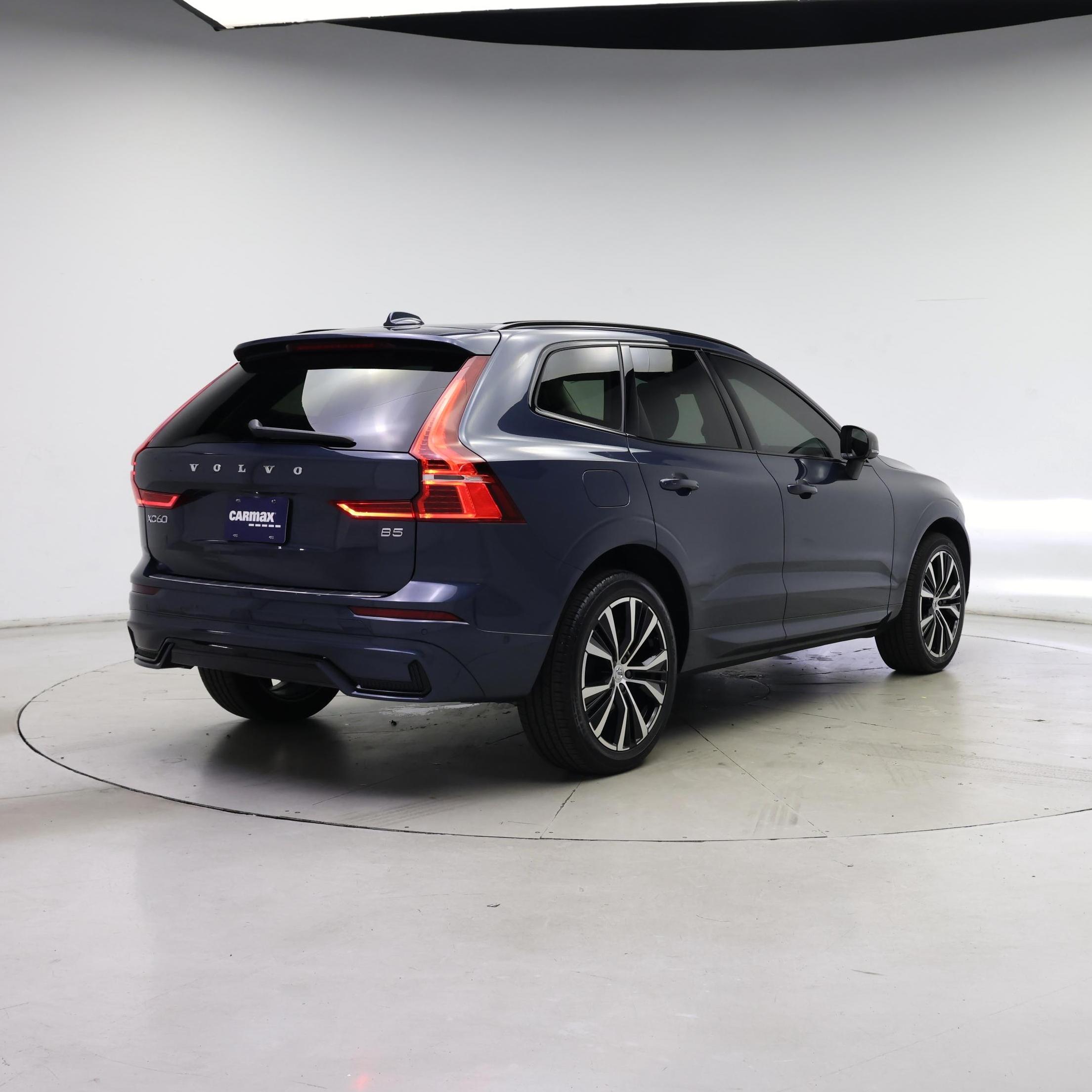Thumbnail: 2023 Volvo XC60 - 8