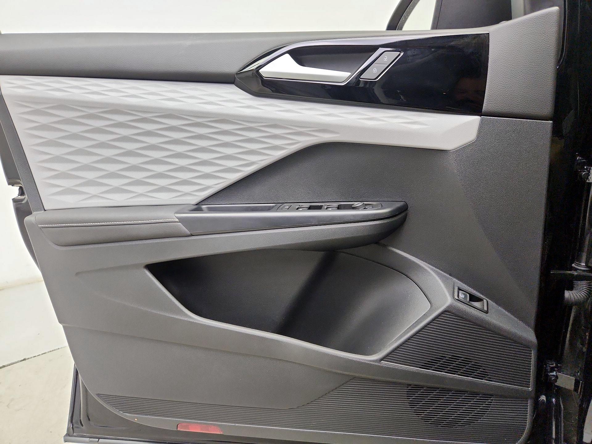 Thumbnail: 2024 Volkswagen Taos - 12