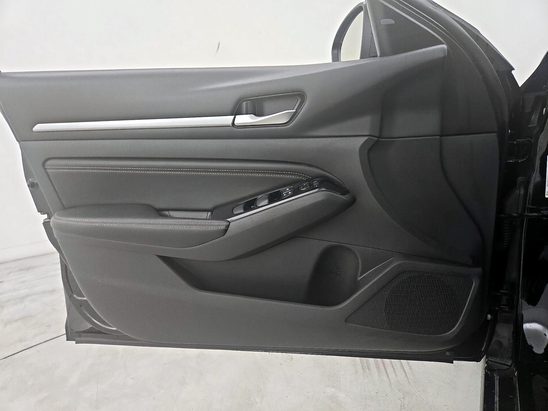 Thumbnail: 2022 Nissan Altima - 12