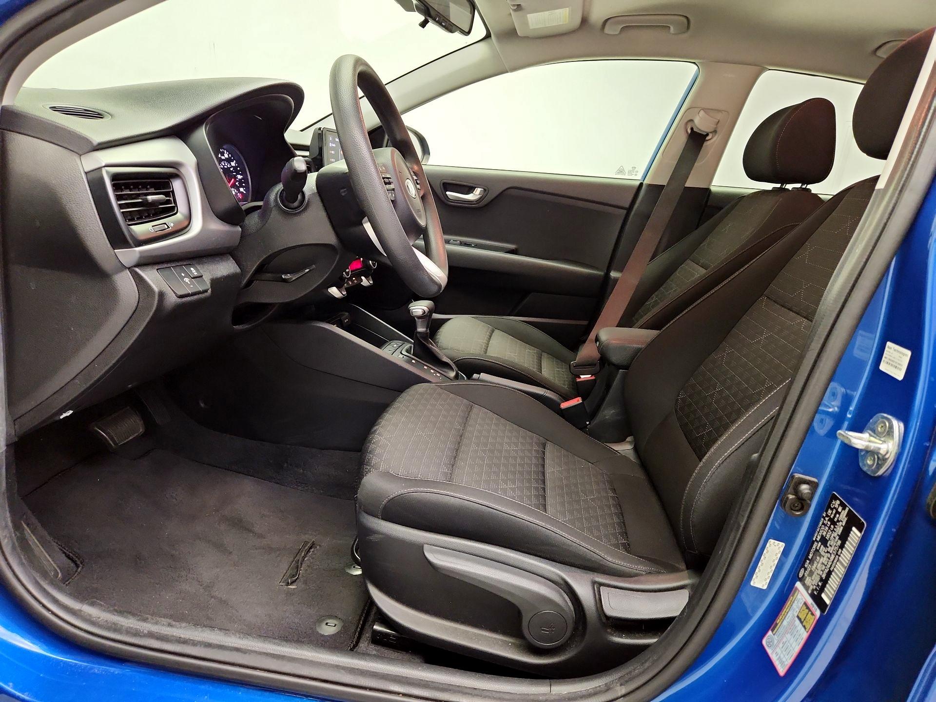Thumbnail: 2021 Kia Rio - 11