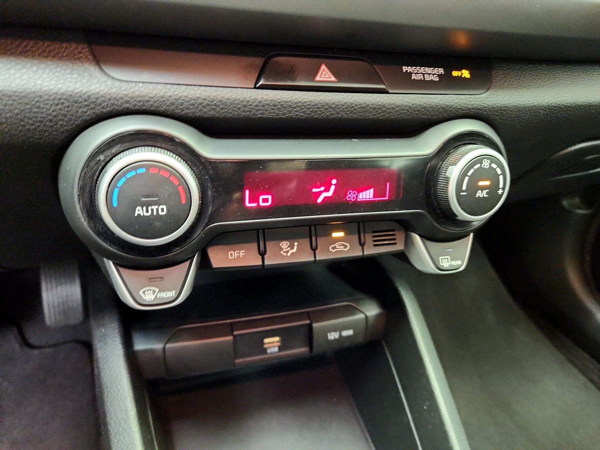 Thumbnail: 2021 Kia Rio - 16