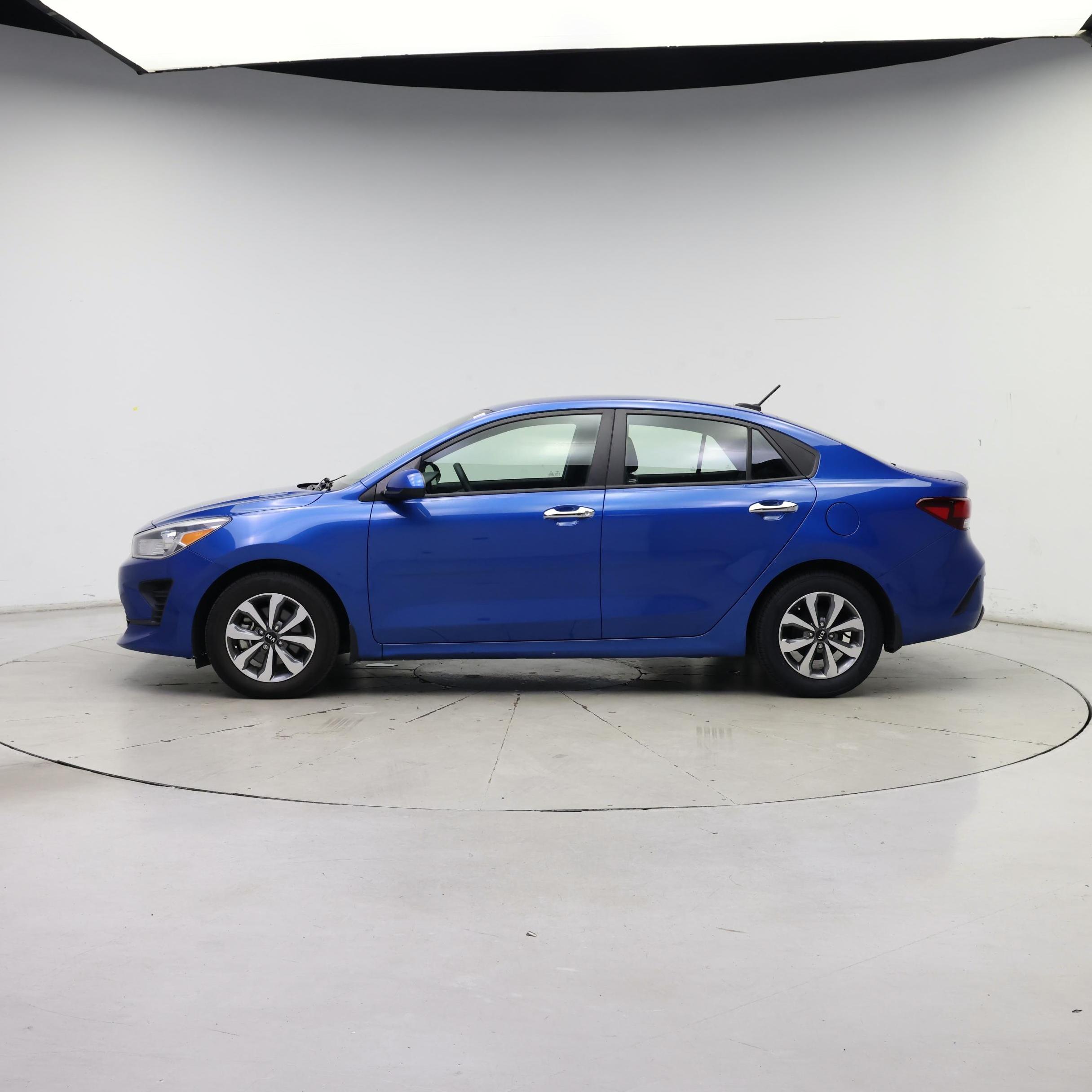 Thumbnail: 2021 Kia Rio - 3