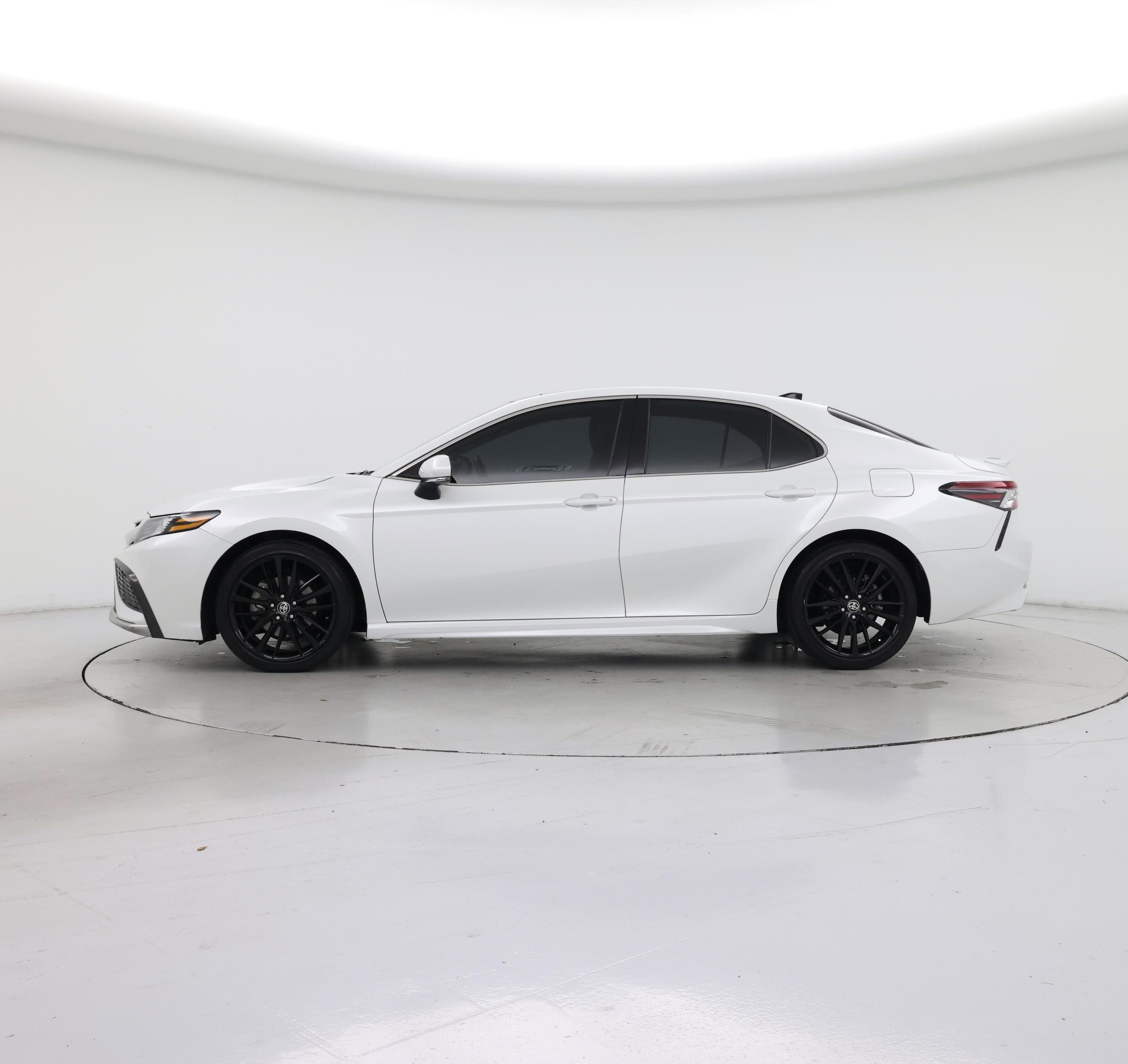 Thumbnail: 2021 Toyota Camry - 3