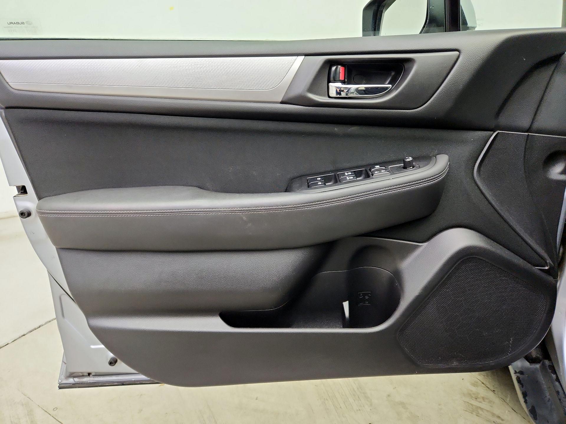 Thumbnail: 2015 Subaru Outback - 12