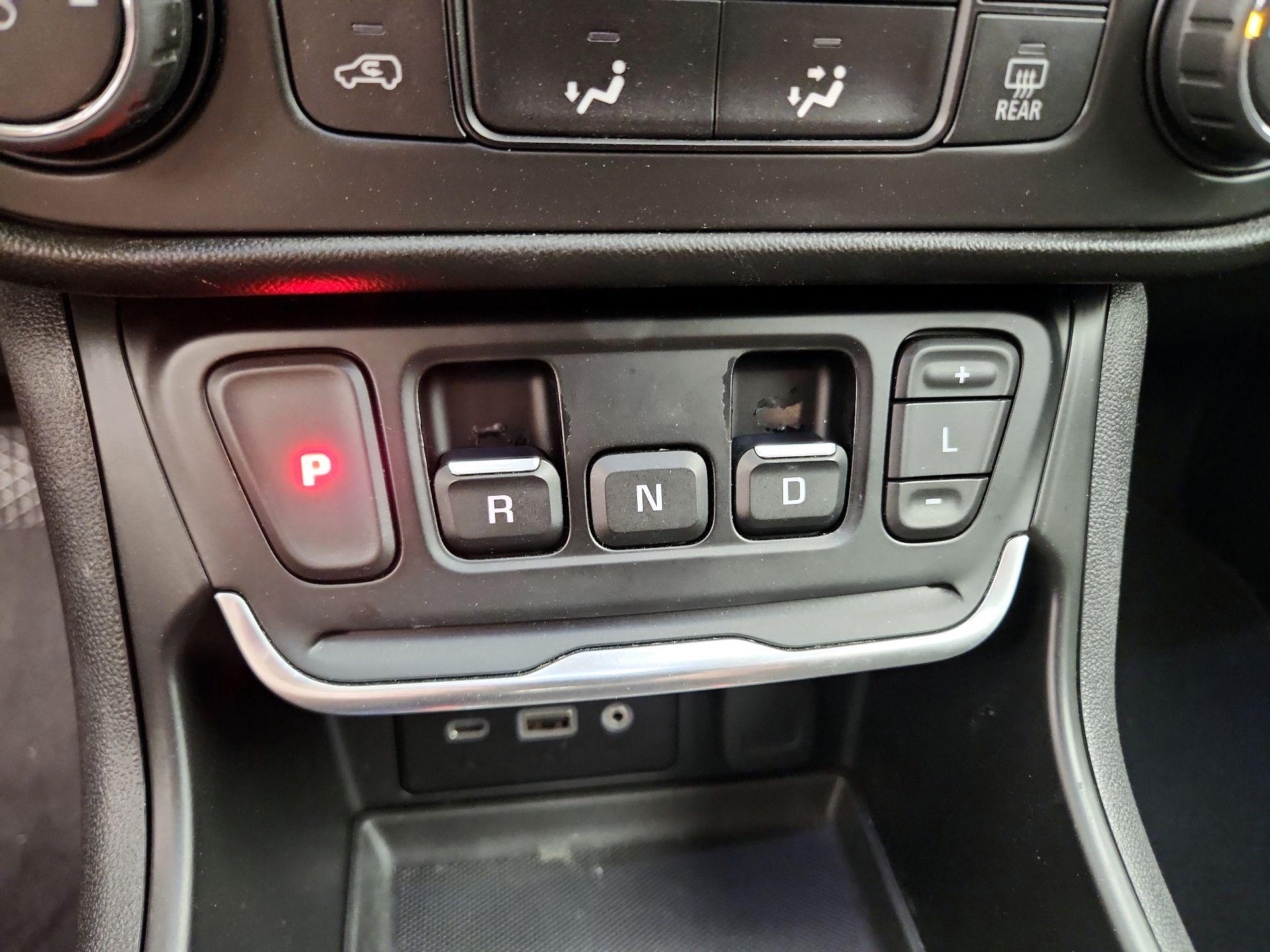 Thumbnail: 2020 GMC Terrain - 17