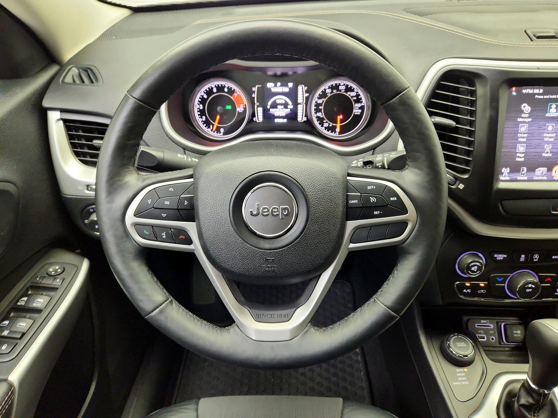 Thumbnail: 2018 Jeep Cherokee - 10