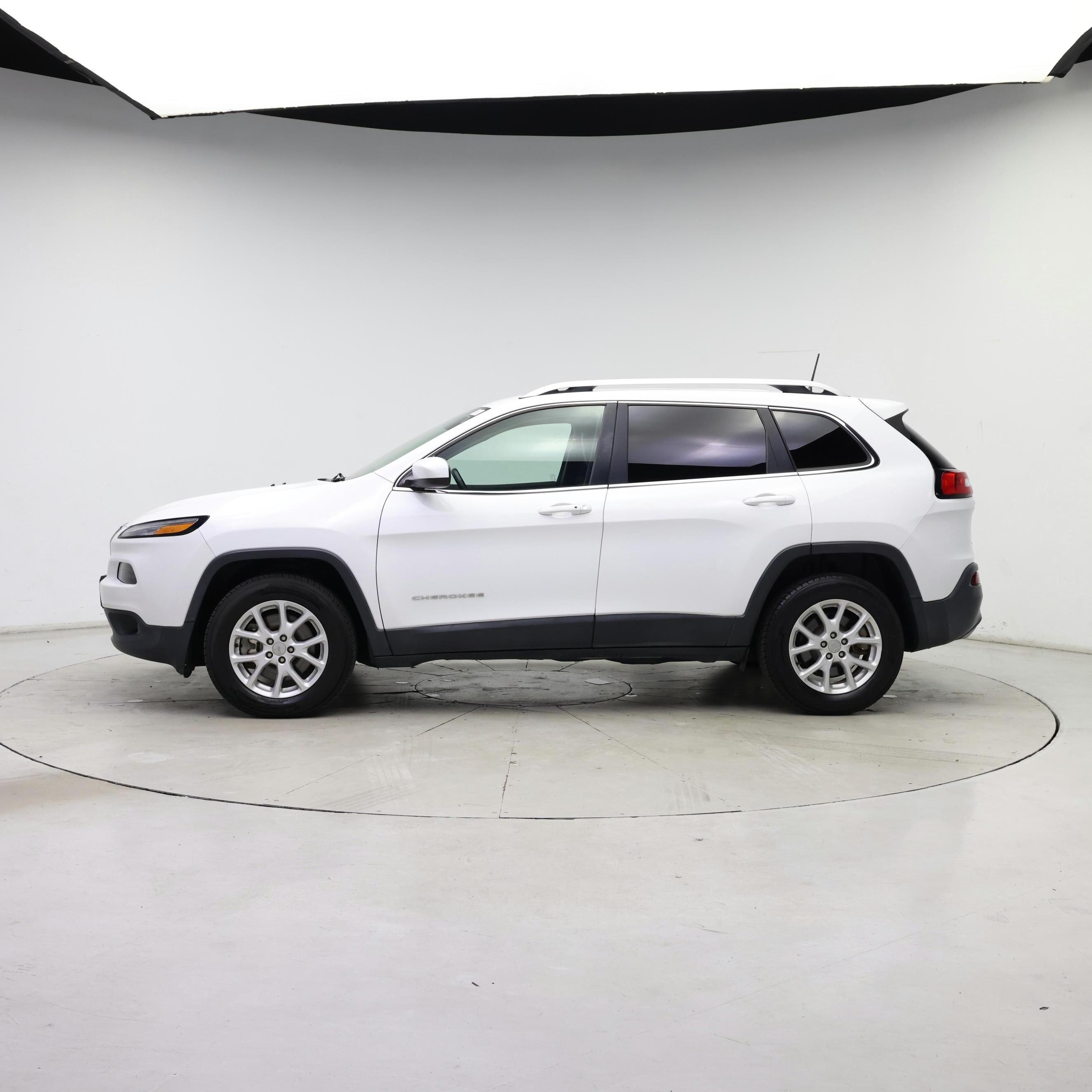 Thumbnail: 2018 Jeep Cherokee - 3