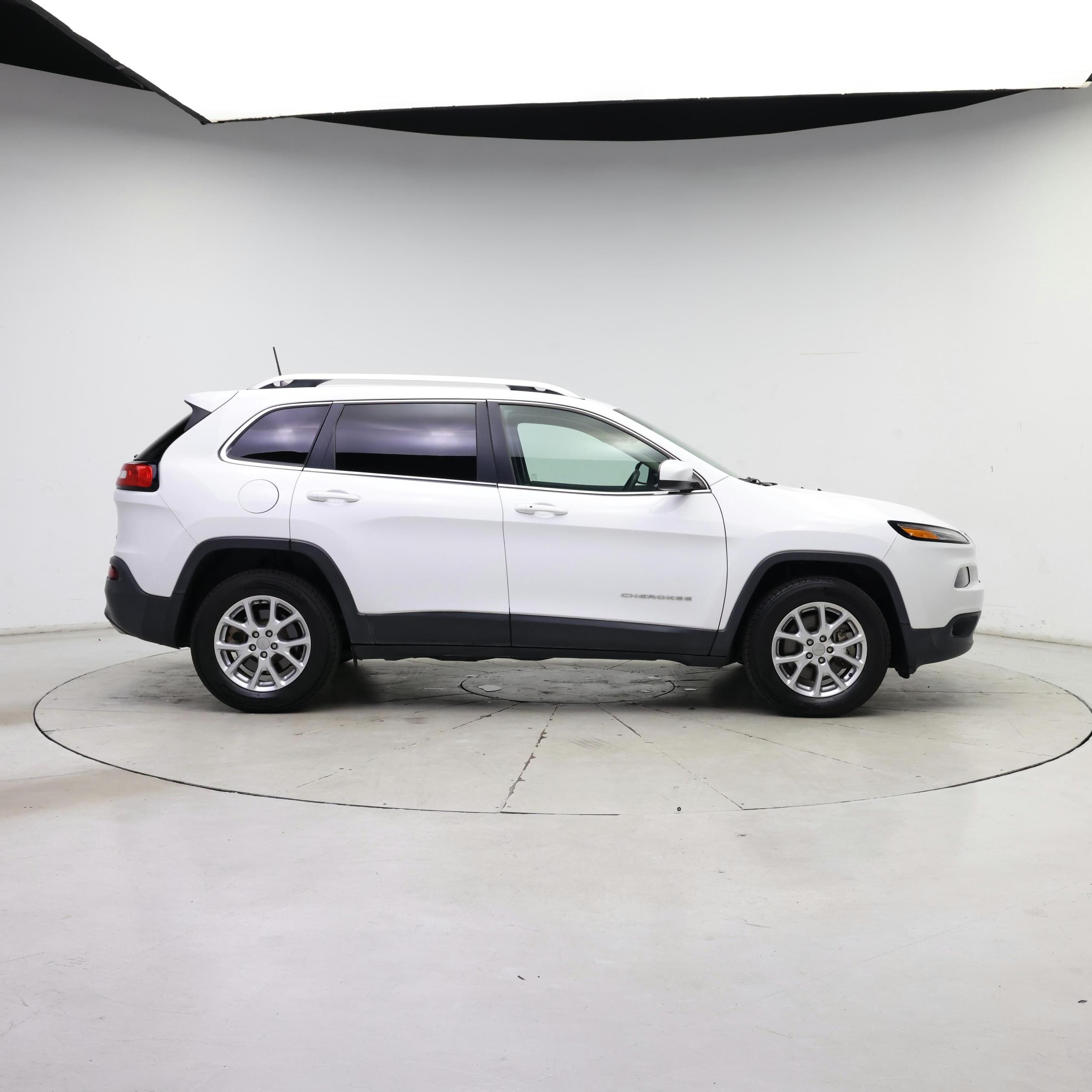 Thumbnail: 2018 Jeep Cherokee - 7
