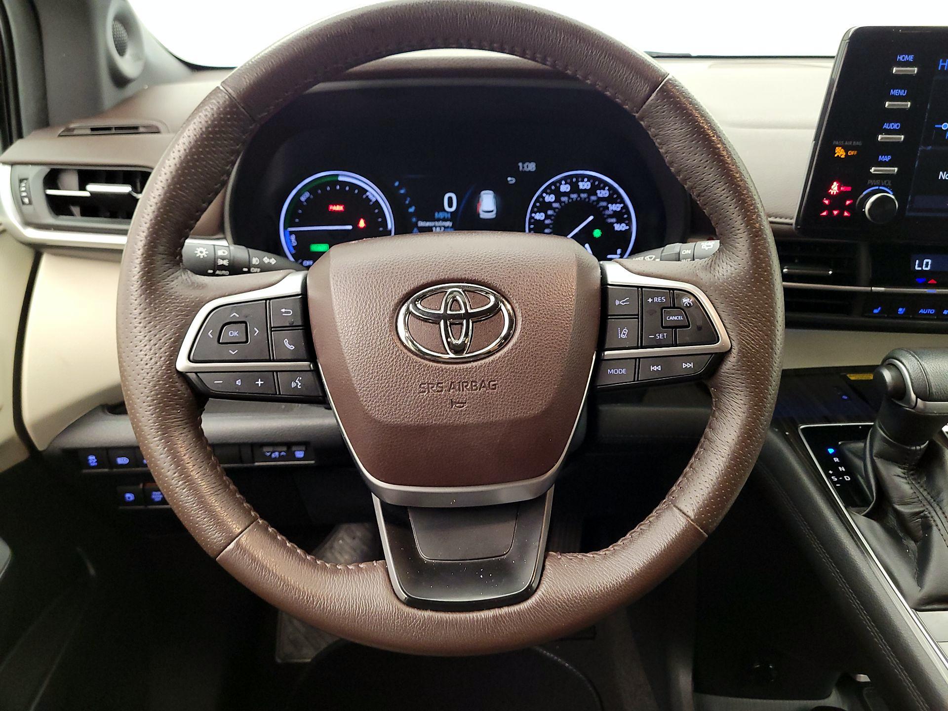 Thumbnail: 2021 Toyota Sienna - 10