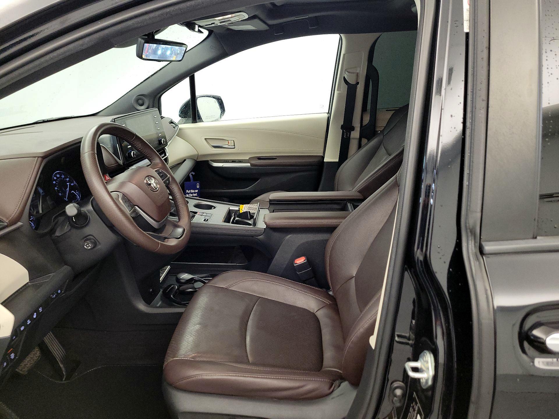 Thumbnail: 2021 Toyota Sienna - 11