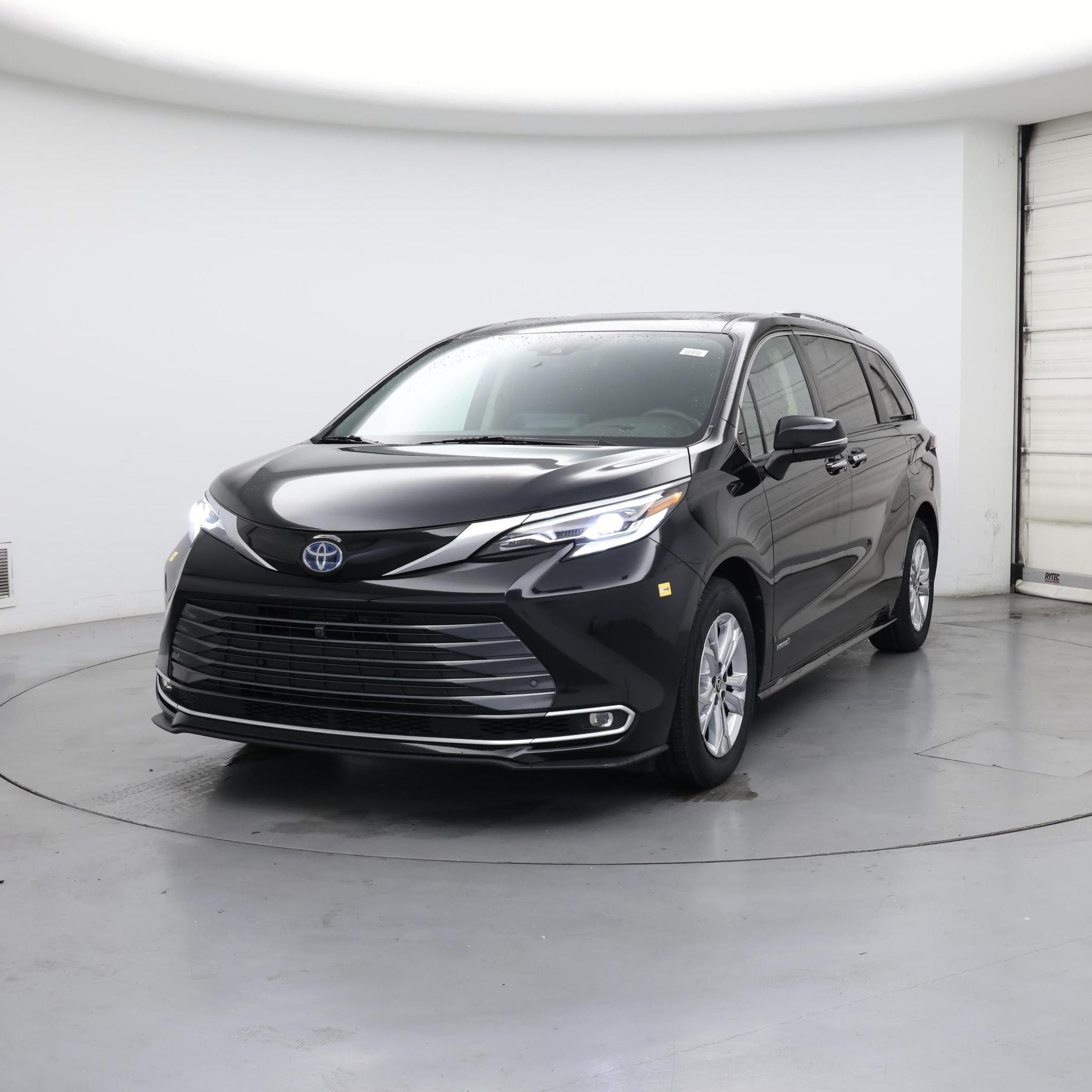 Thumbnail: 2021 Toyota Sienna - 4