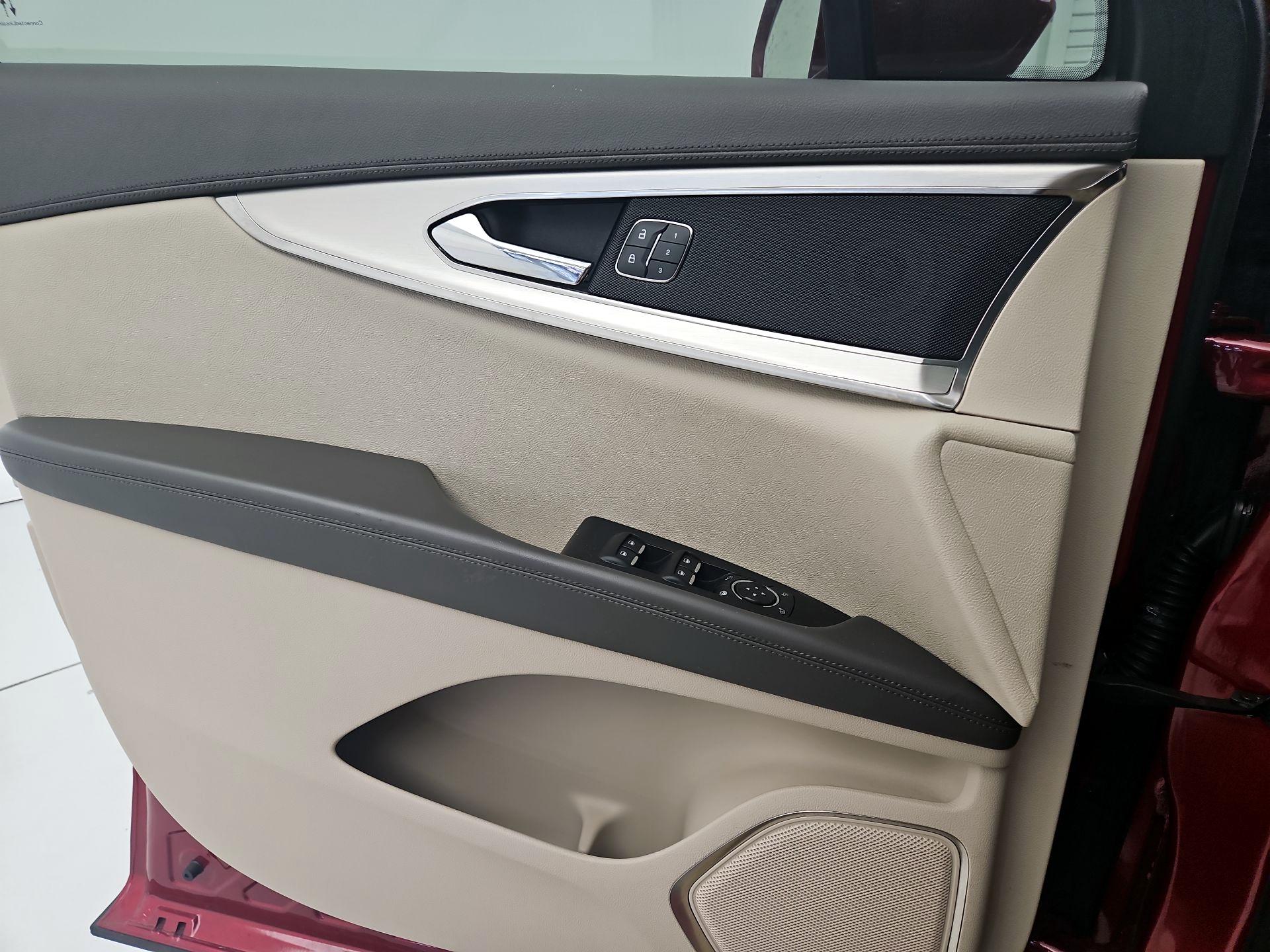 Thumbnail: 2020 Lincoln Nautilus - 12