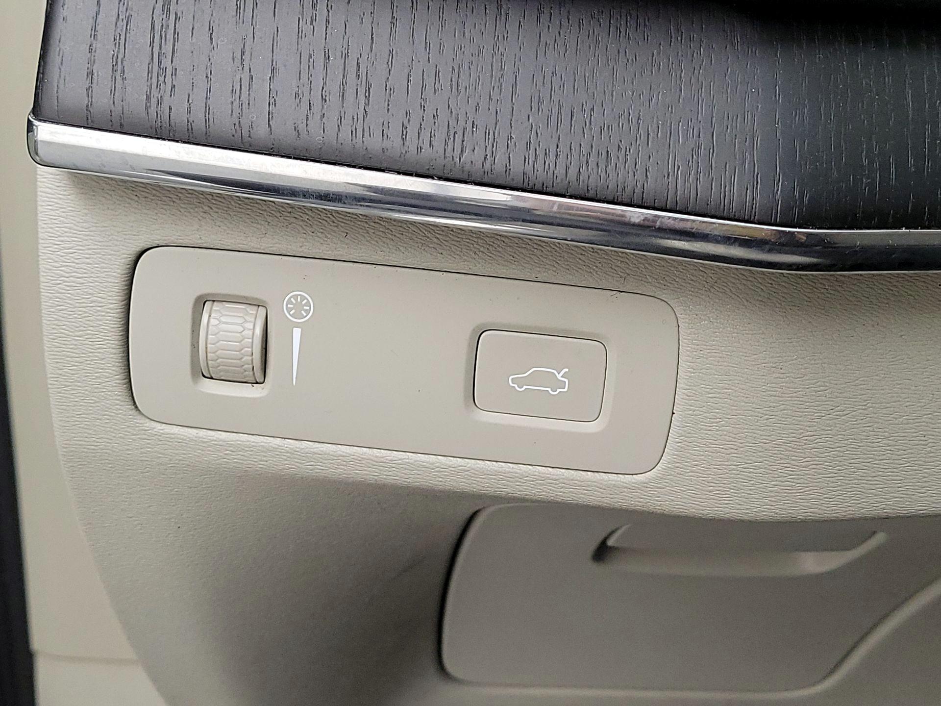 Thumbnail: 2020 Volvo XC90 - 13