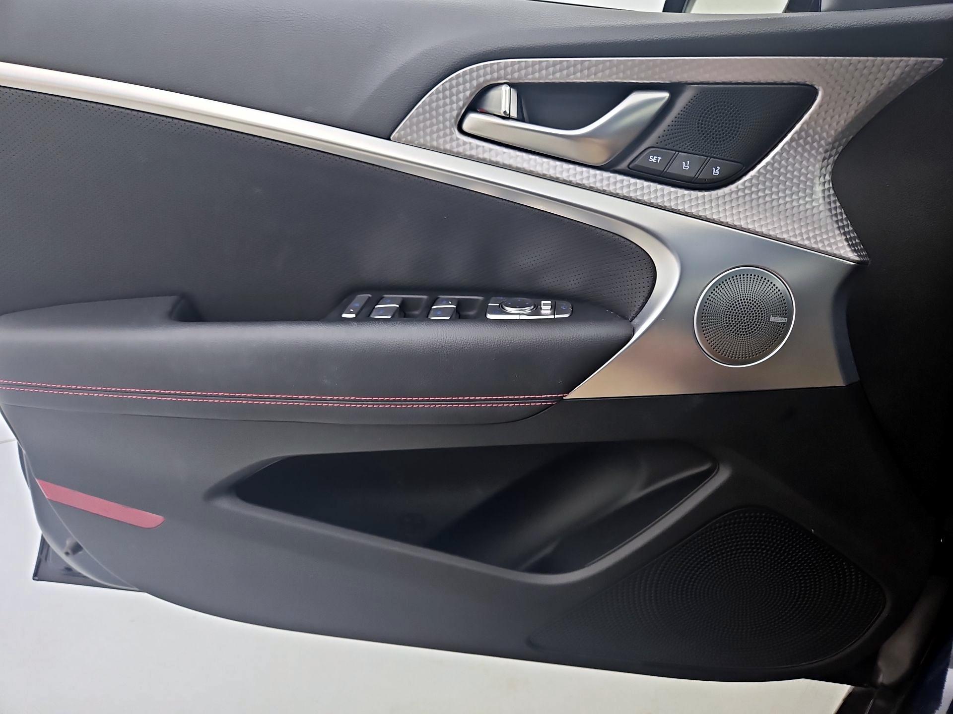 Thumbnail: 2023 Genesis G70 - 12