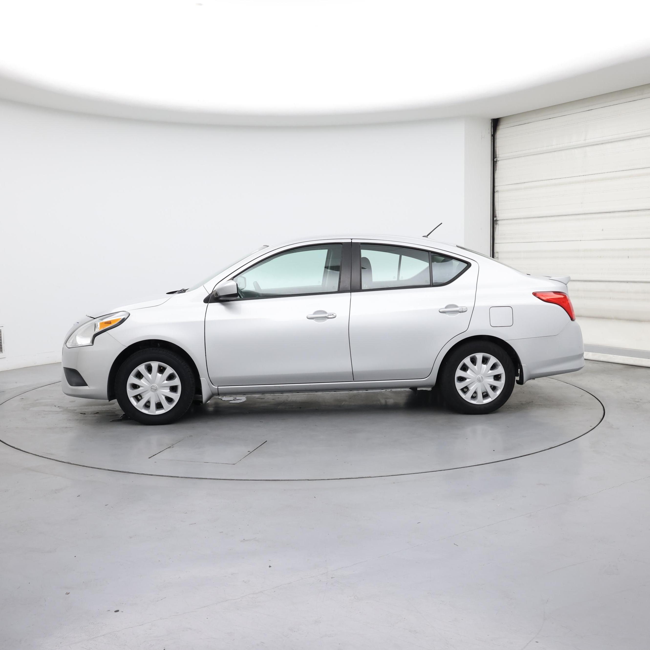 Thumbnail: 2019 Nissan Versa - 3