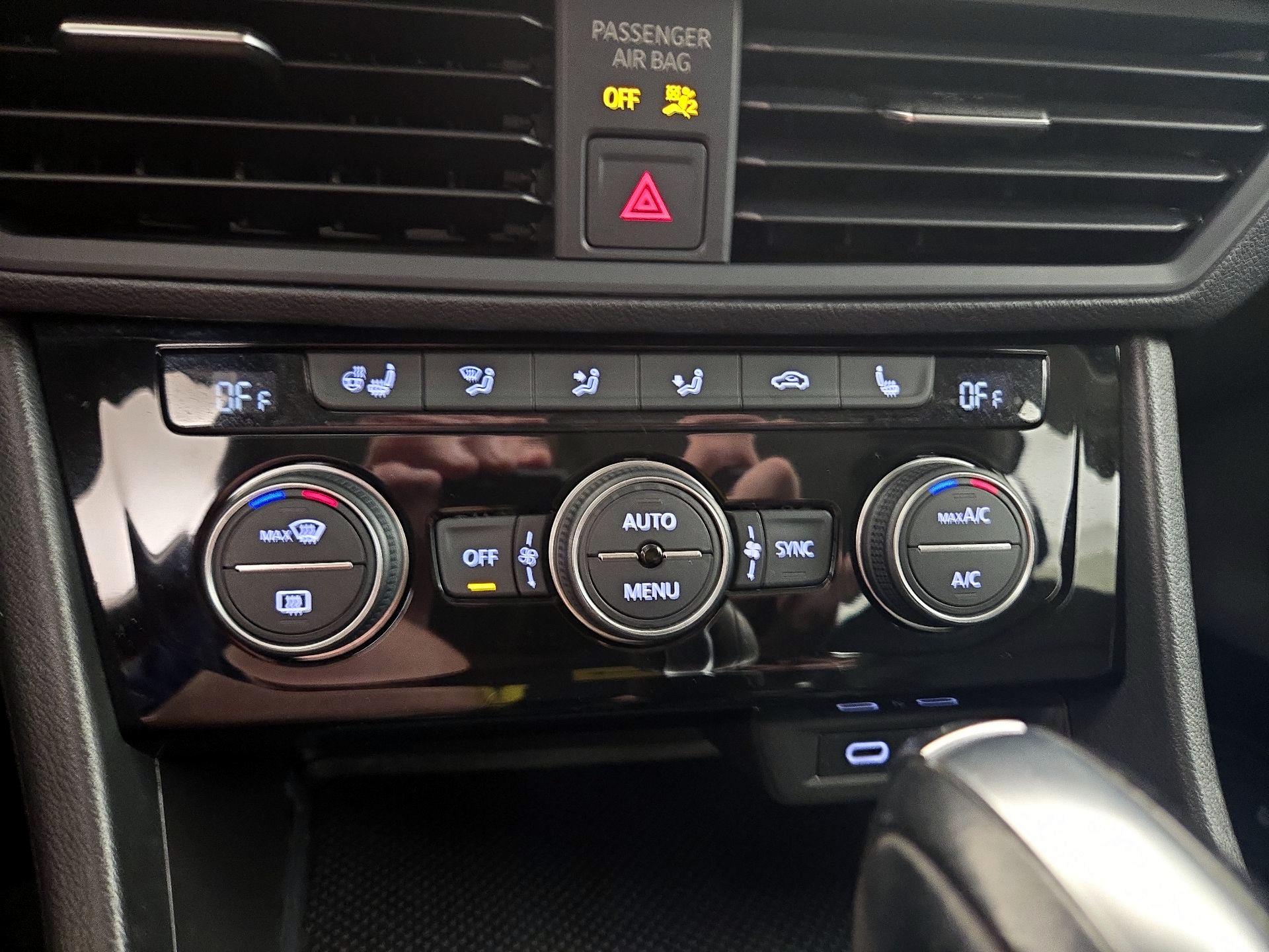 Thumbnail: 2021 Volkswagen Jetta - 16