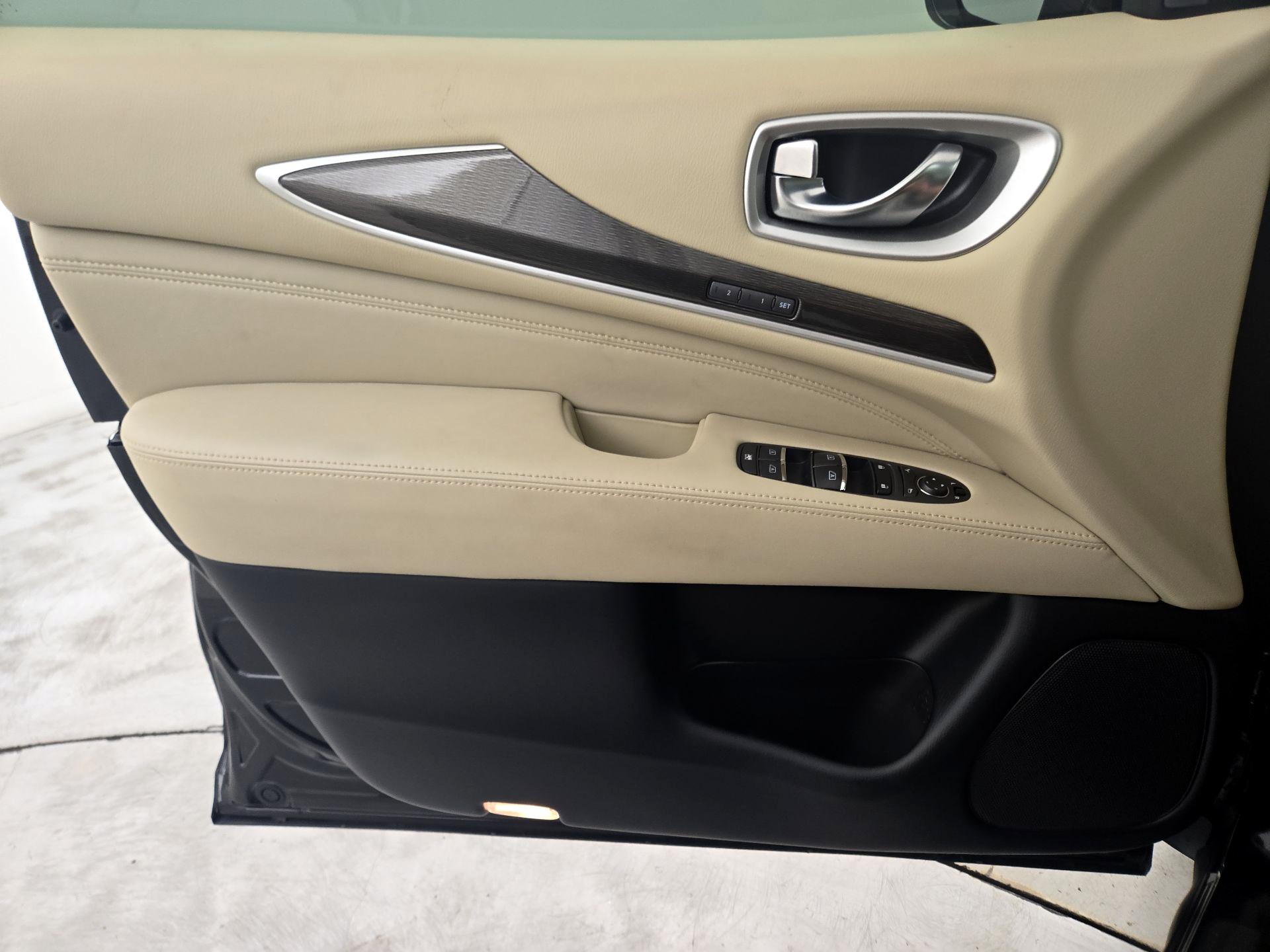 Thumbnail: 2020 INFINITI QX60 - 10