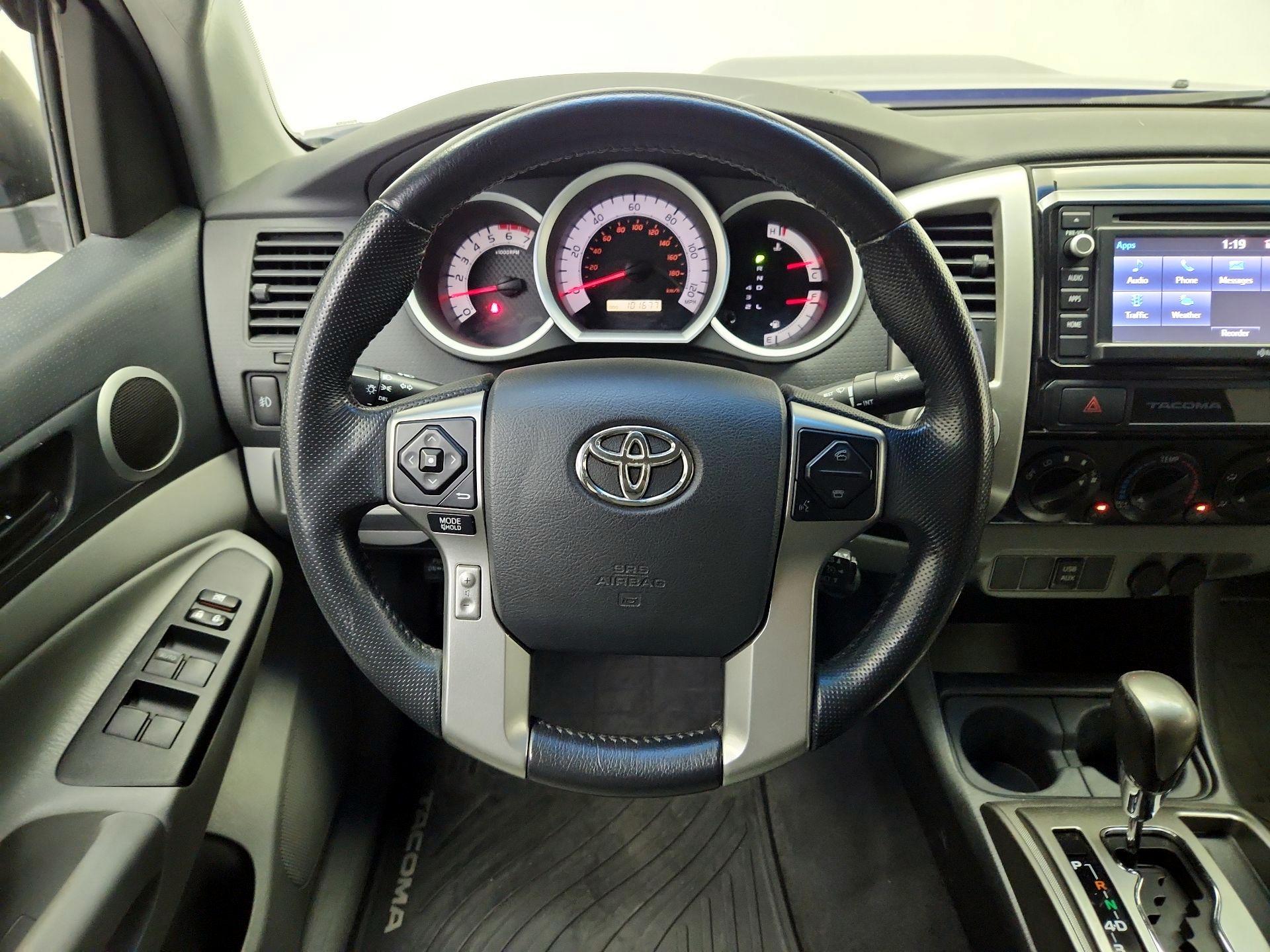 Thumbnail: 2015 Toyota Tacoma - 10