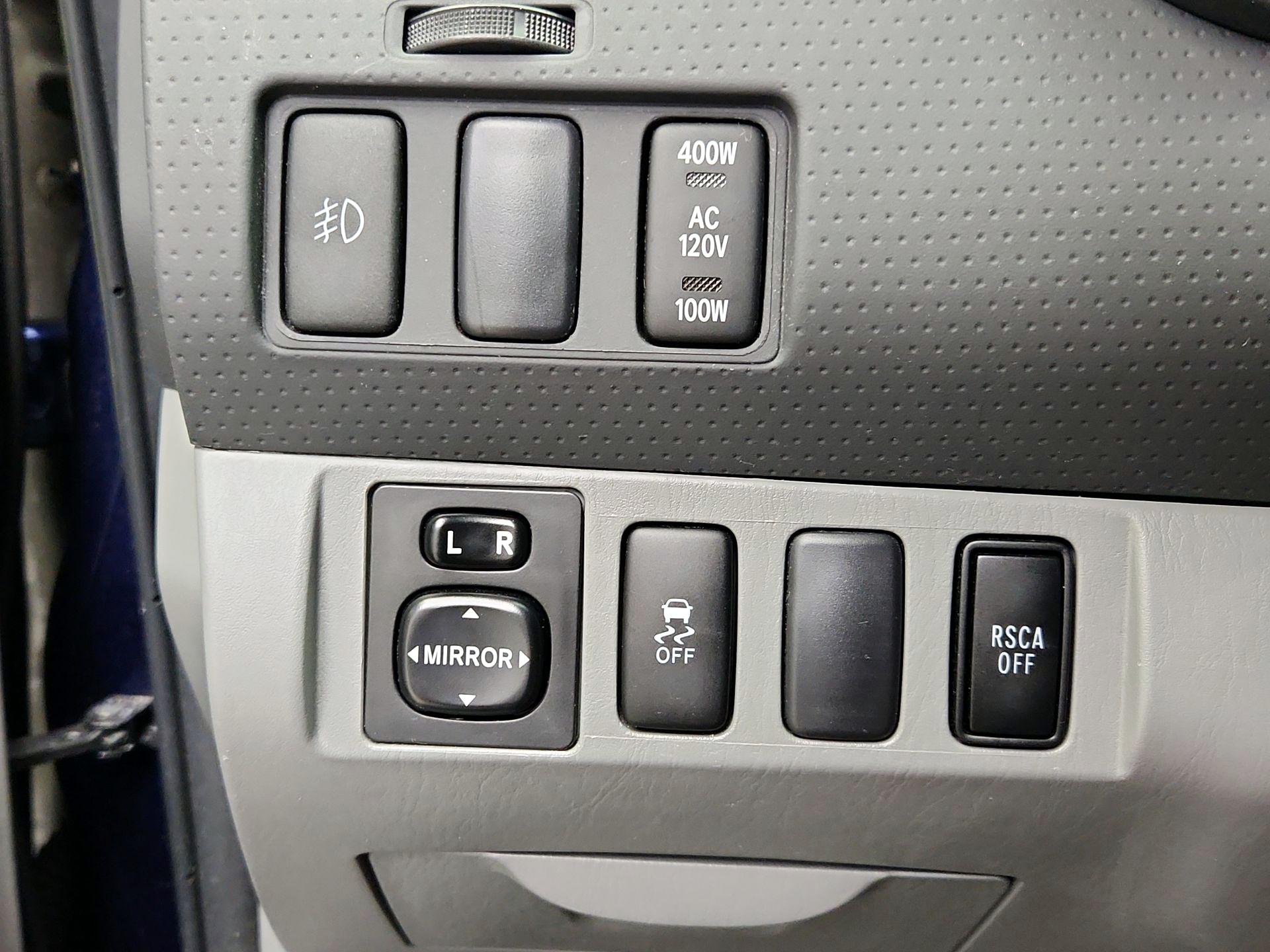 Thumbnail: 2015 Toyota Tacoma - 13