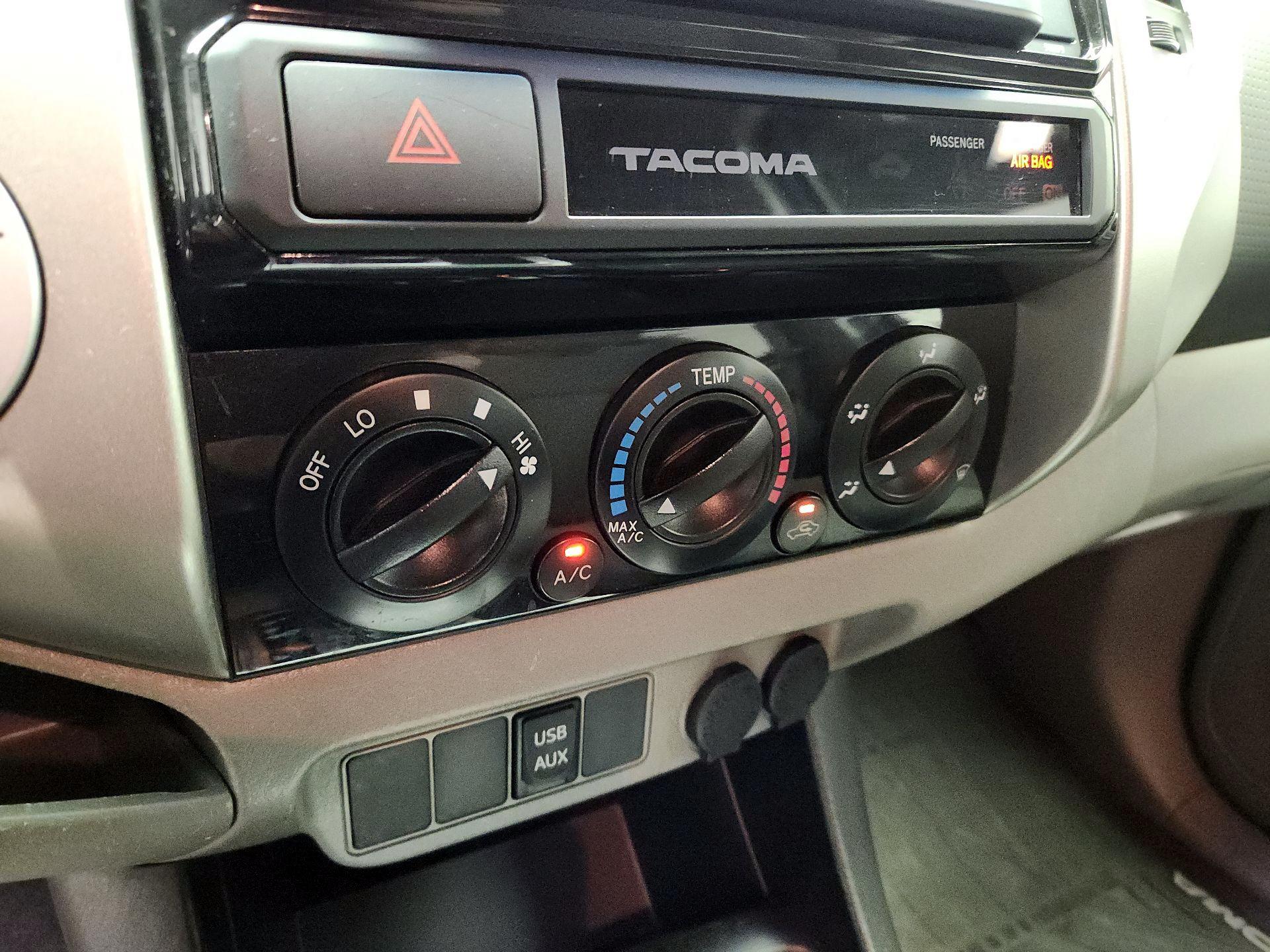 Thumbnail: 2015 Toyota Tacoma - 16
