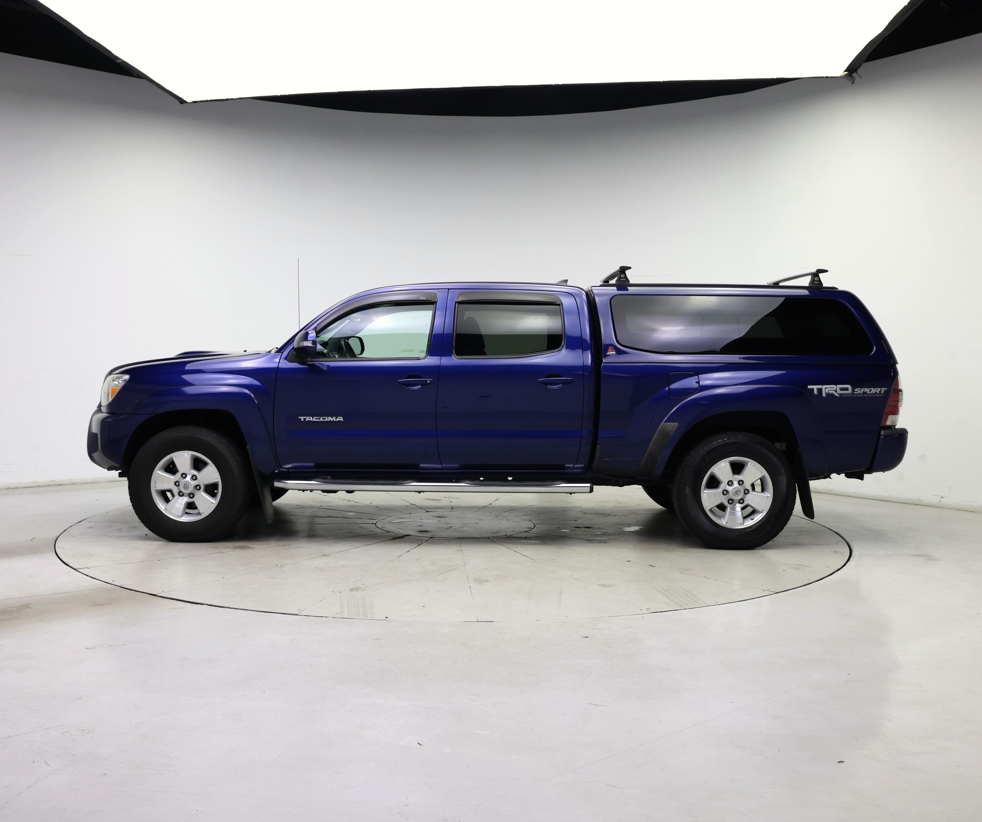 Thumbnail: 2015 Toyota Tacoma - 3