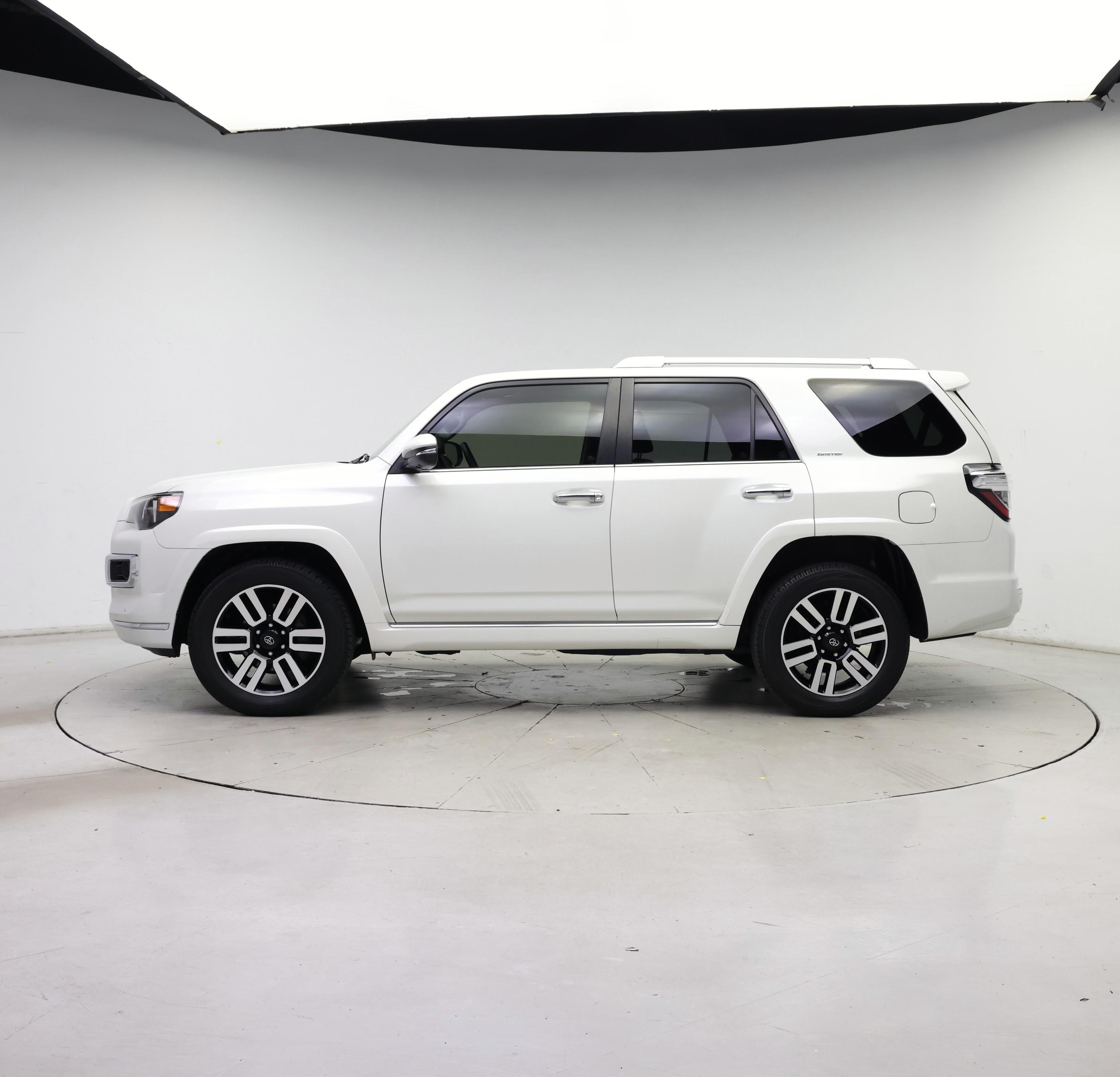 Thumbnail: 2022 Toyota 4Runner - 3